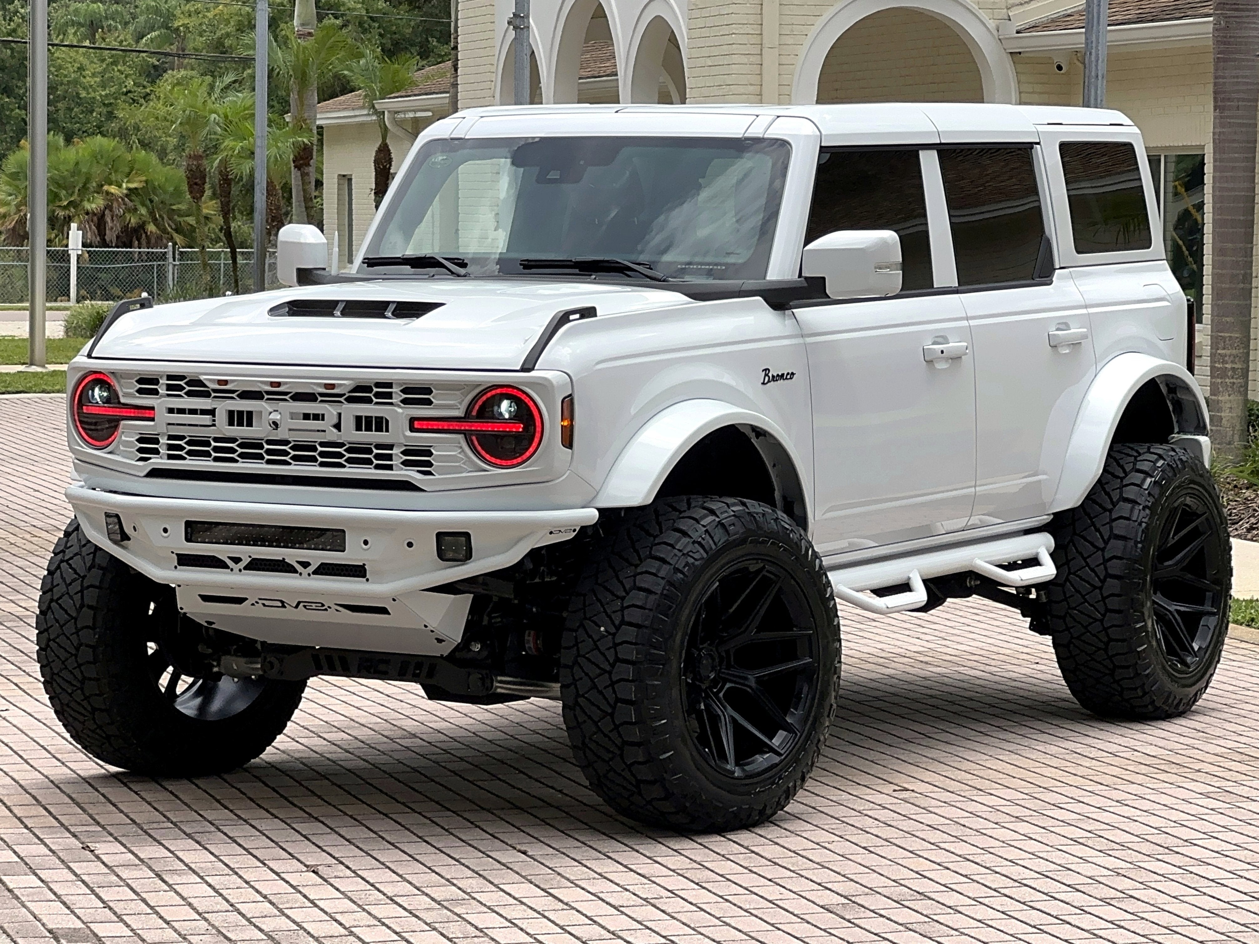 2025 Ford Bronco Outer Banks V6 Luxury Package Hard Top Custom Lifted