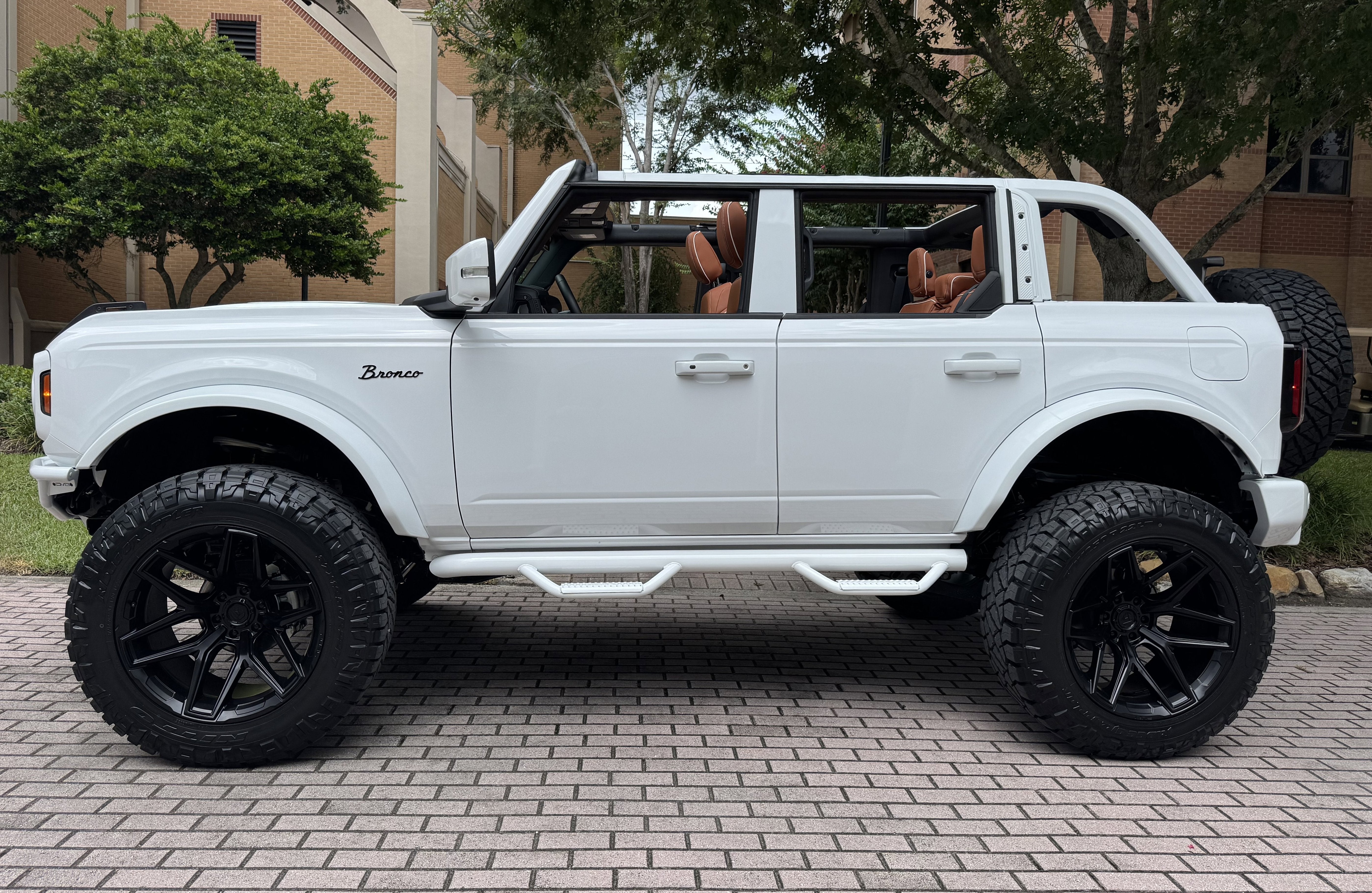 2025 Ford Bronco Outer Banks V6 Luxury Package Hard Top Custom Lifted