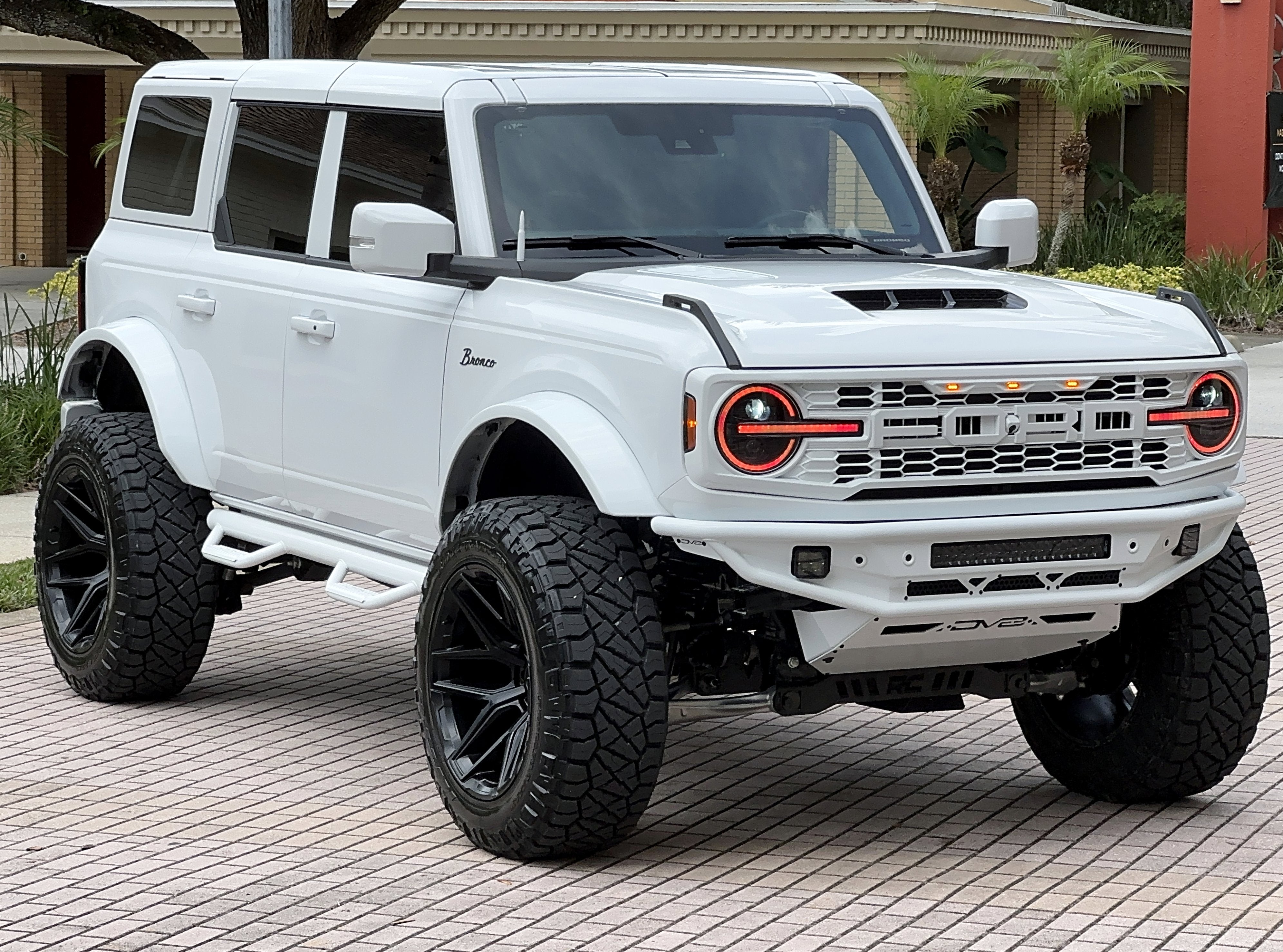 2025 Ford Bronco Outer Banks V6 Luxury Package Hard Top Custom Lifted