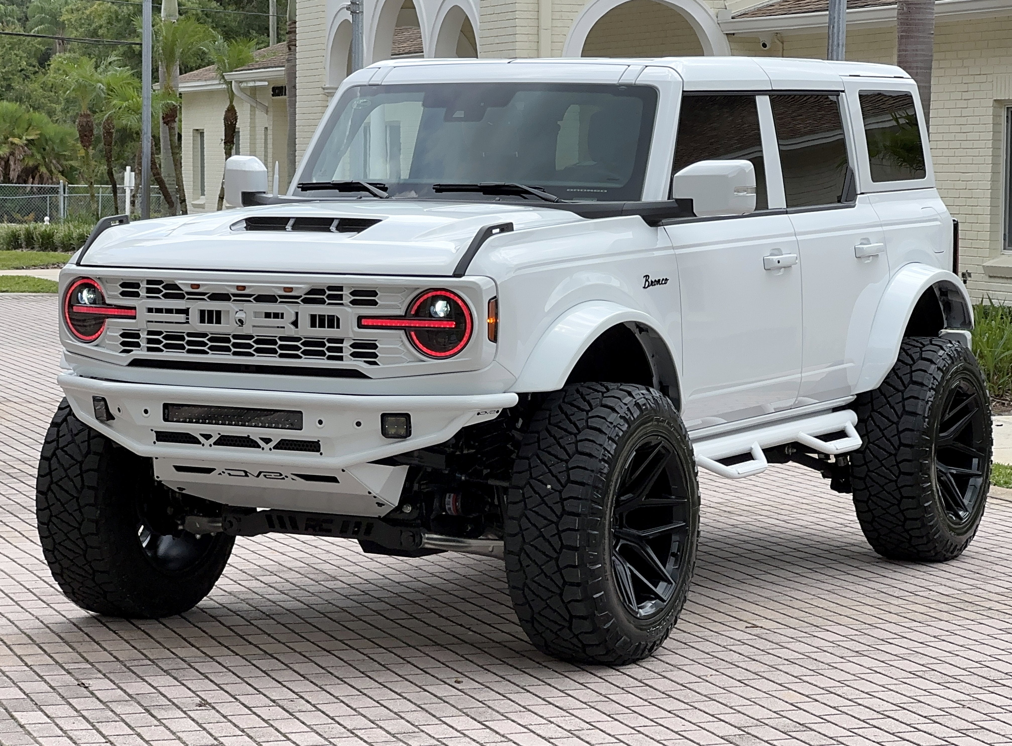 2025 Ford Bronco Outer Banks V6 Luxury Package Hard Top Custom Lifted