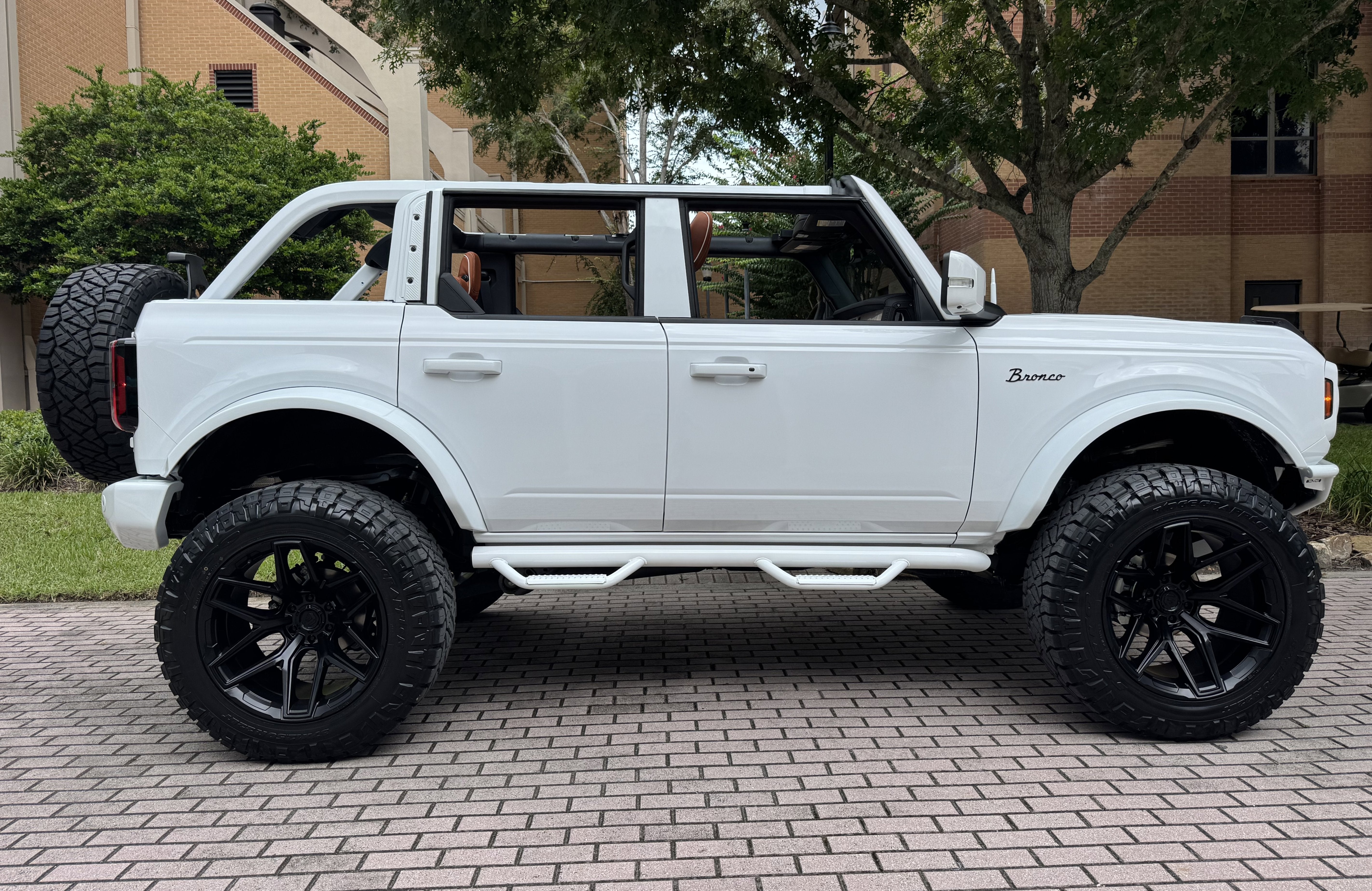 2025 Ford Bronco Outer Banks V6 Luxury Package Hard Top Custom Lifted