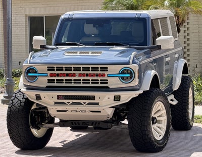 2025 Ford Bronco V6 Wimbledon White & Azure Retro Outer Banks Luxury Pkg Custom Lifted