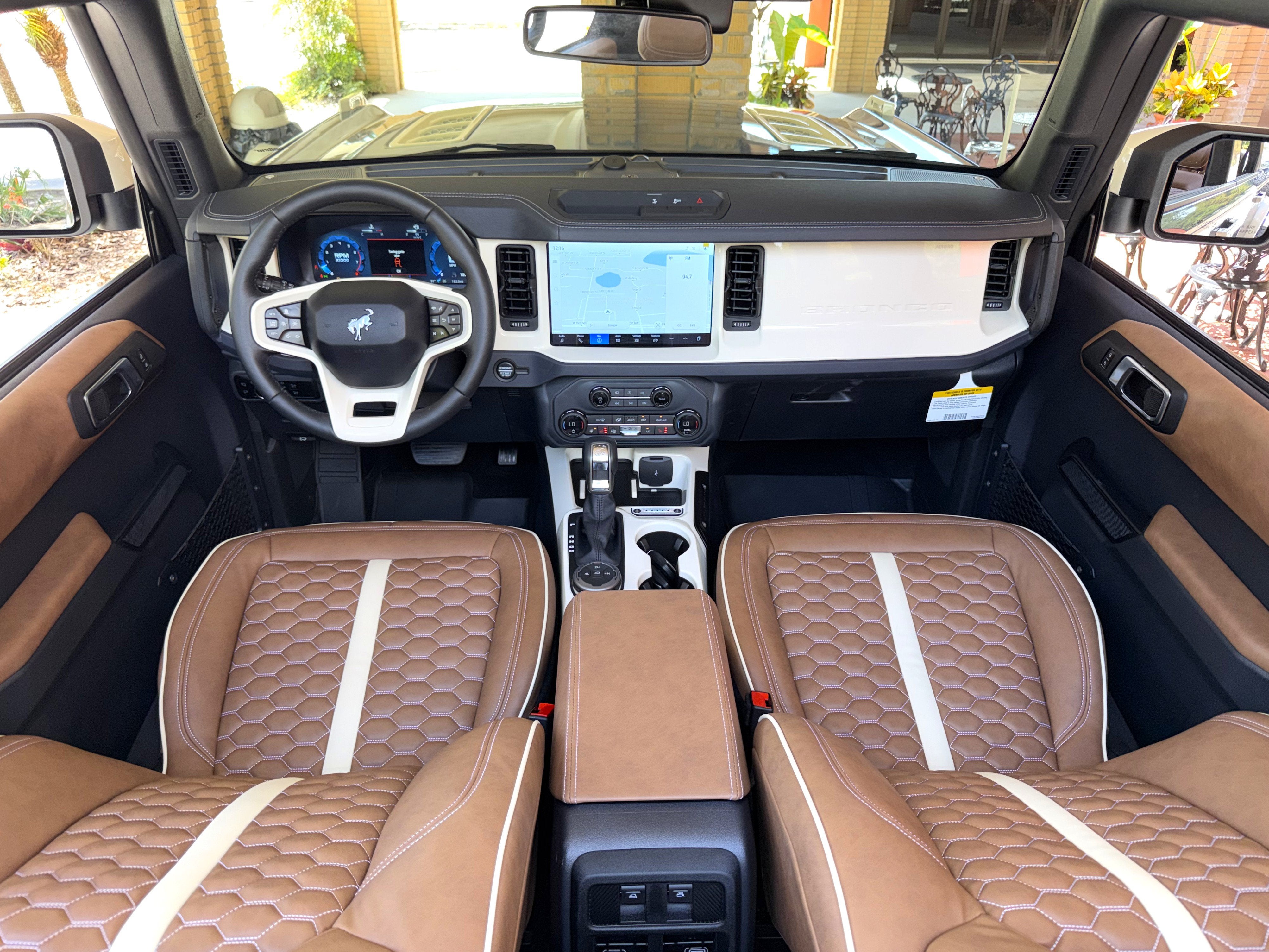2025 Ford Bronco V6 Wimbledon White & Azure Retro Outer Banks Luxury Pkg Custom Lifted