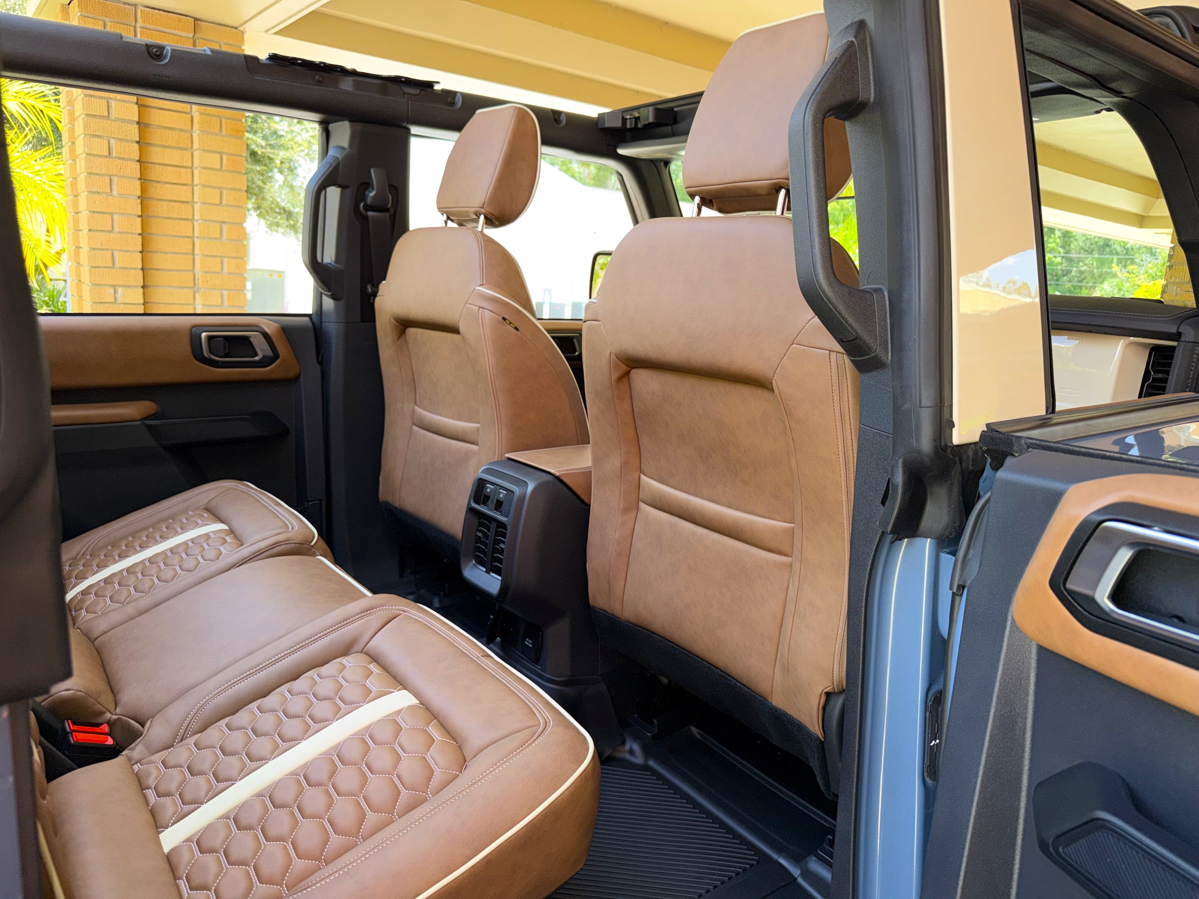 2025 Ford Bronco V6 Wimbledon White & Azure Retro Outer Banks Luxury Pkg Custom Lifted