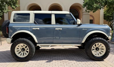 2025 Ford Bronco V6 Wimbledon White & Azure Retro Outer Banks Luxury Pkg Custom Lifted