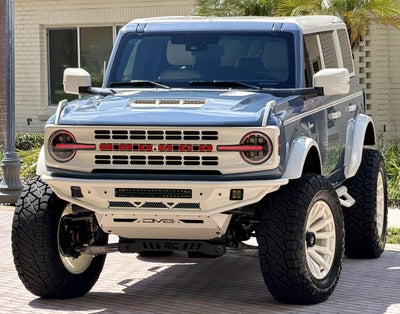 2025 Ford Bronco V6 Wimbledon White & Azure Retro Outer Banks Luxury Pkg Custom Lifted
