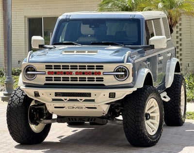 2025 Ford Bronco V6 Wimbledon White & Azure Retro Outer Banks Luxury Pkg Custom Lifted