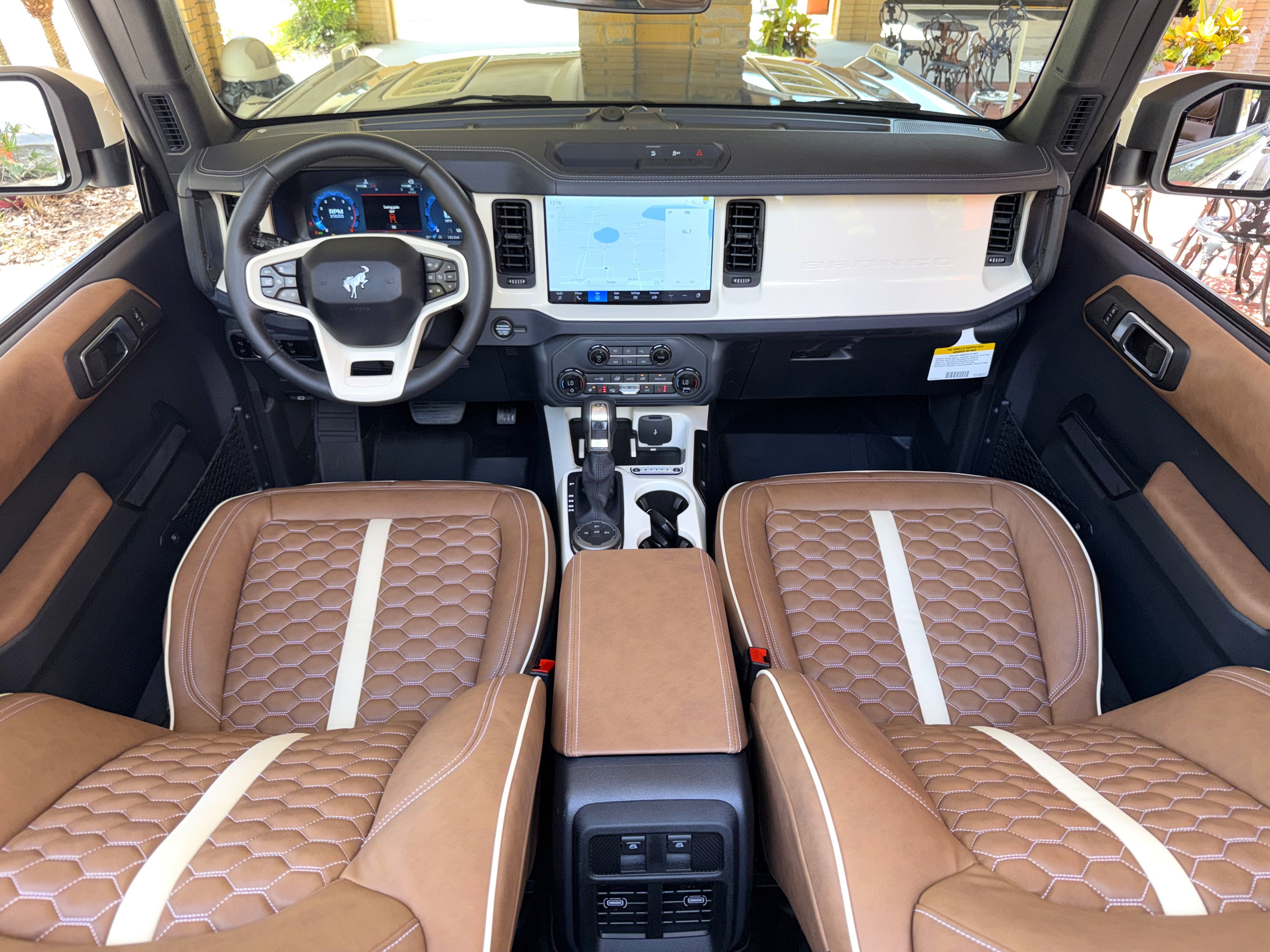 2025 Ford Bronco V6 Wimbledon White & Azure Retro Outer Banks Luxury Pkg Custom Lifted