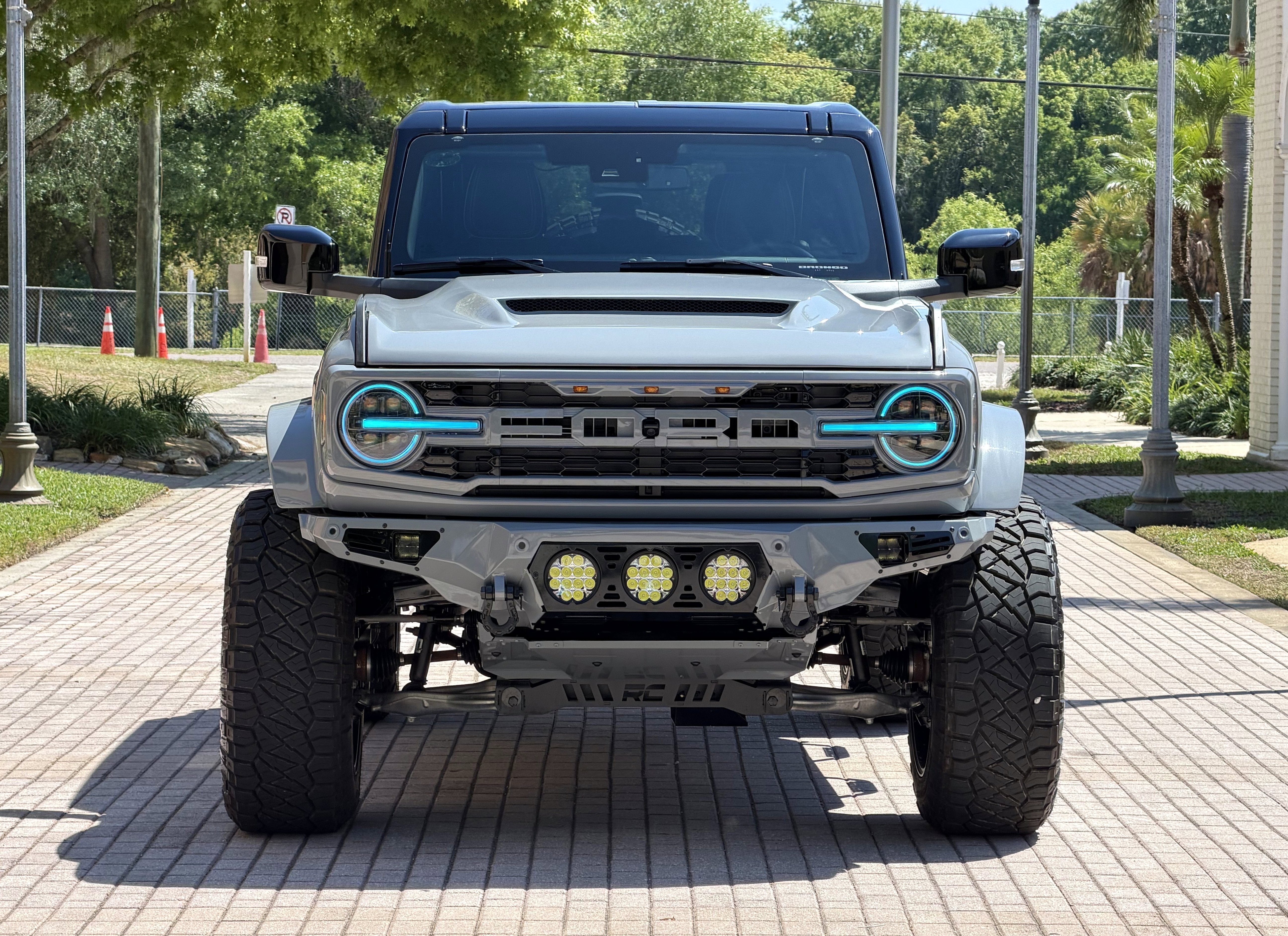 2025 Ford Bronco V6 Custom Gray Black Appearance Outer Banks Luxury Pk Outer Banks