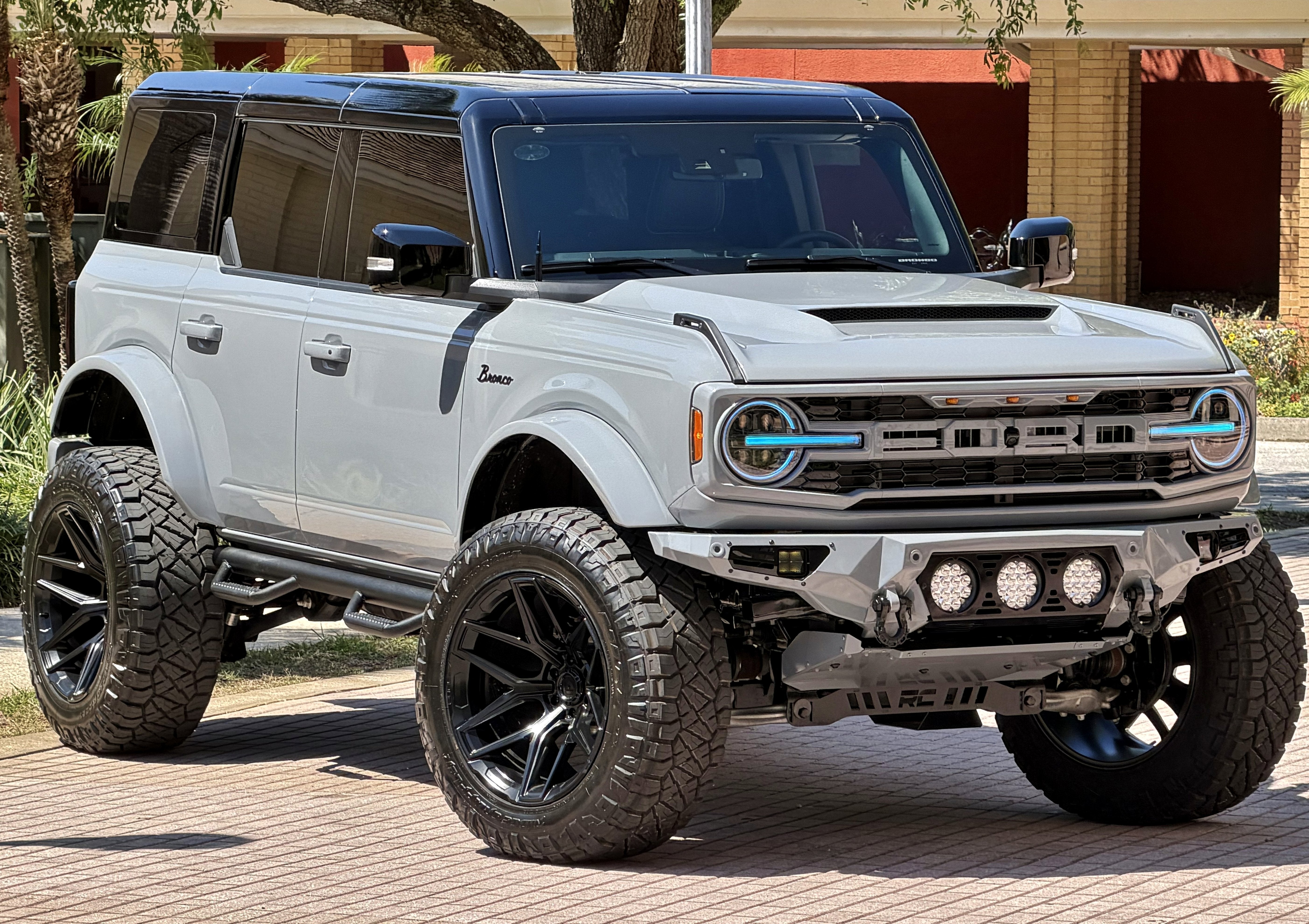 2025 Ford Bronco V6 Custom Gray Black Appearance Outer Banks Luxury Pk Outer Banks