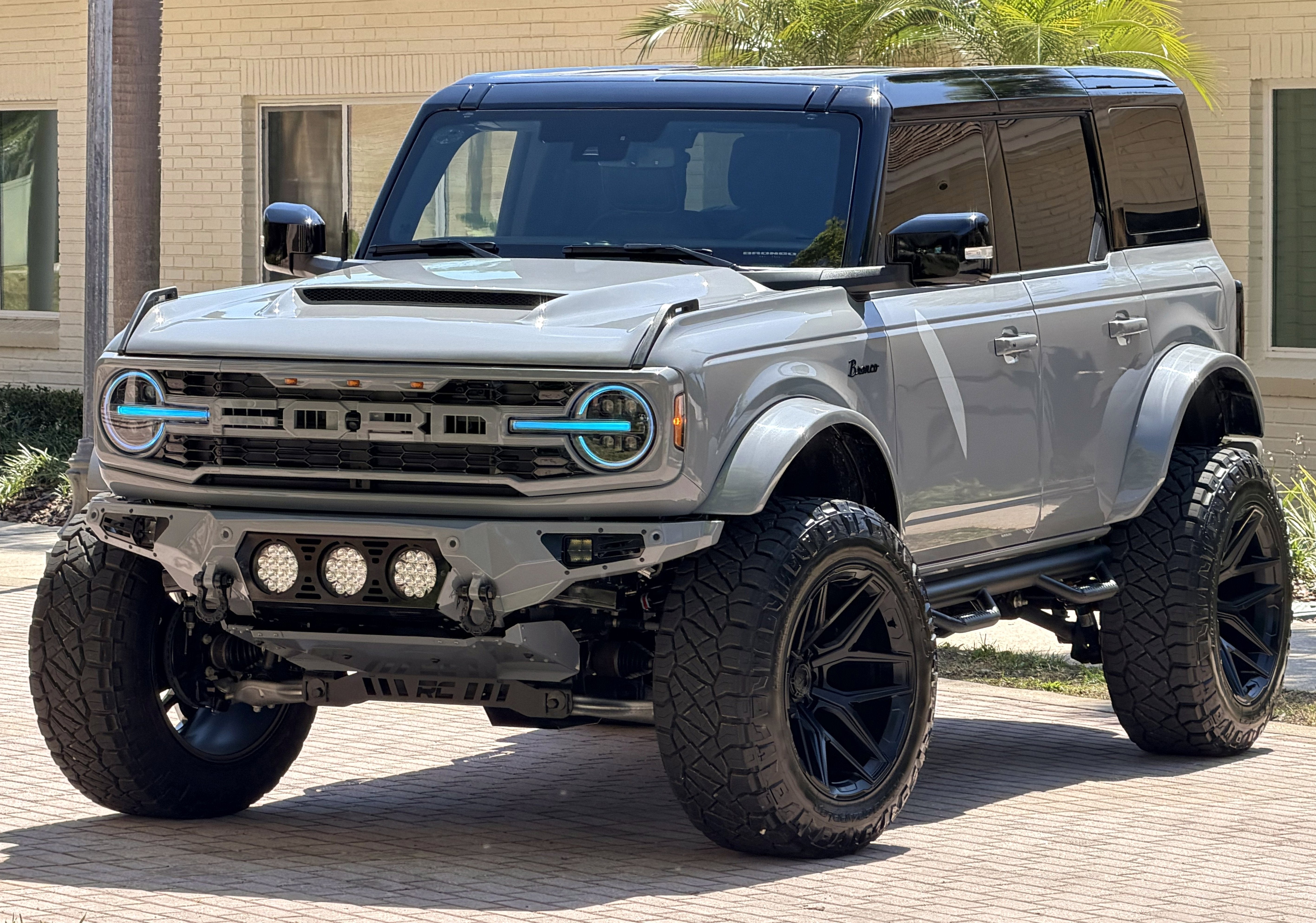 2025 Ford Bronco V6 Custom Gray Black Appearance Outer Banks Luxury Pk Outer Banks