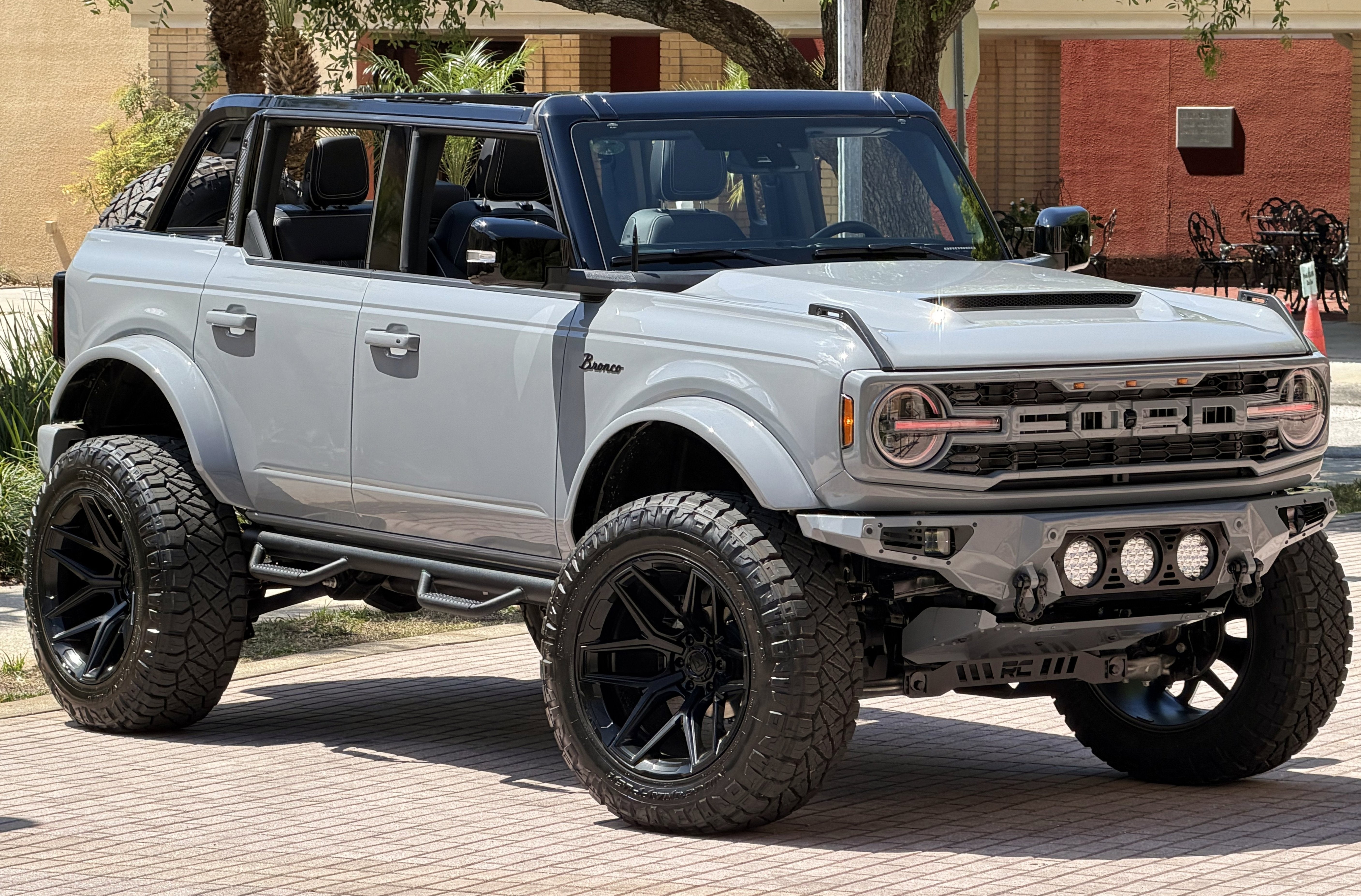 2025 Ford Bronco V6 Custom Gray Black Appearance Outer Banks Luxury Pk Outer Banks
