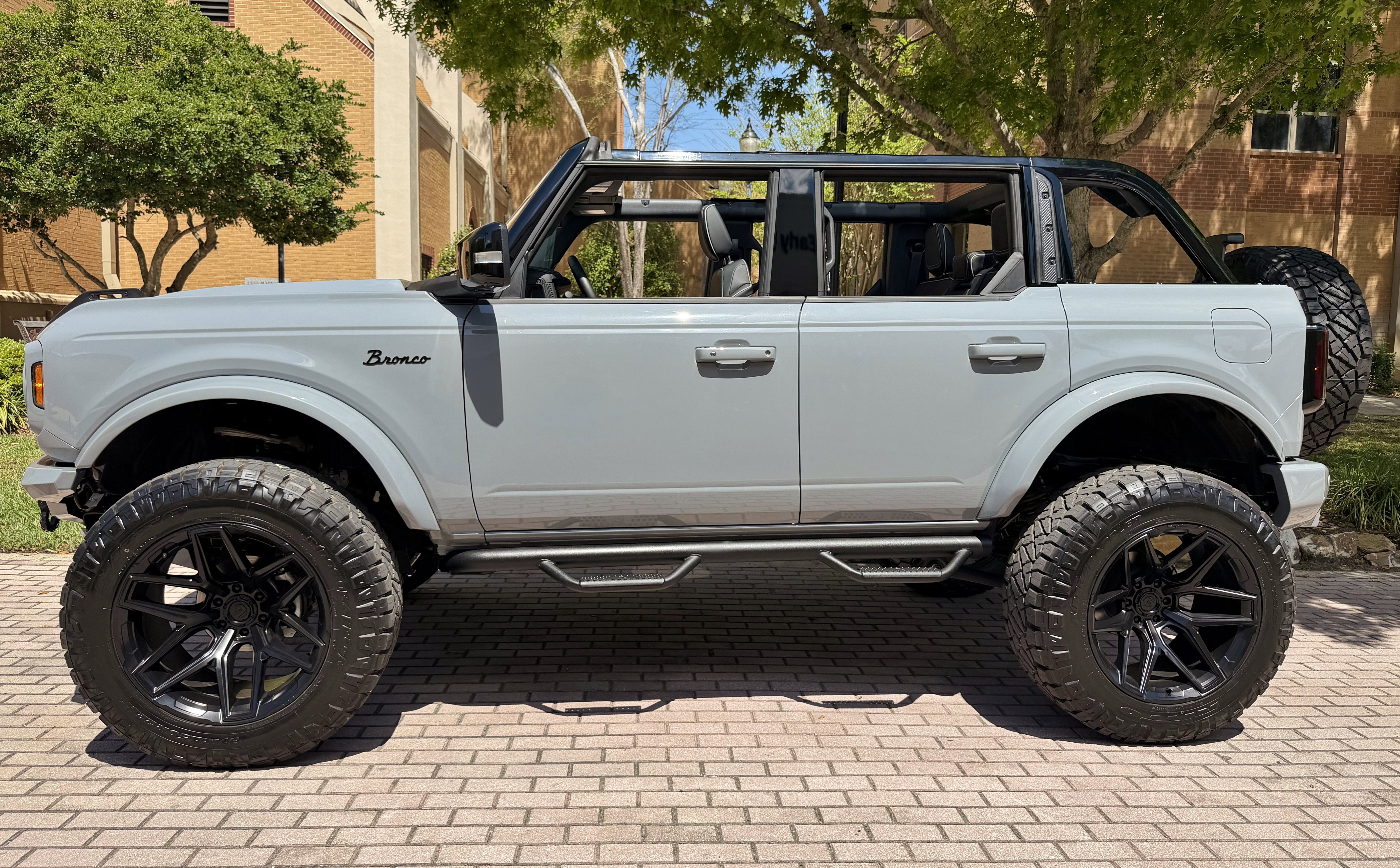 2025 Ford Bronco V6 Custom Gray Black Appearance Outer Banks Luxury Pk Outer Banks