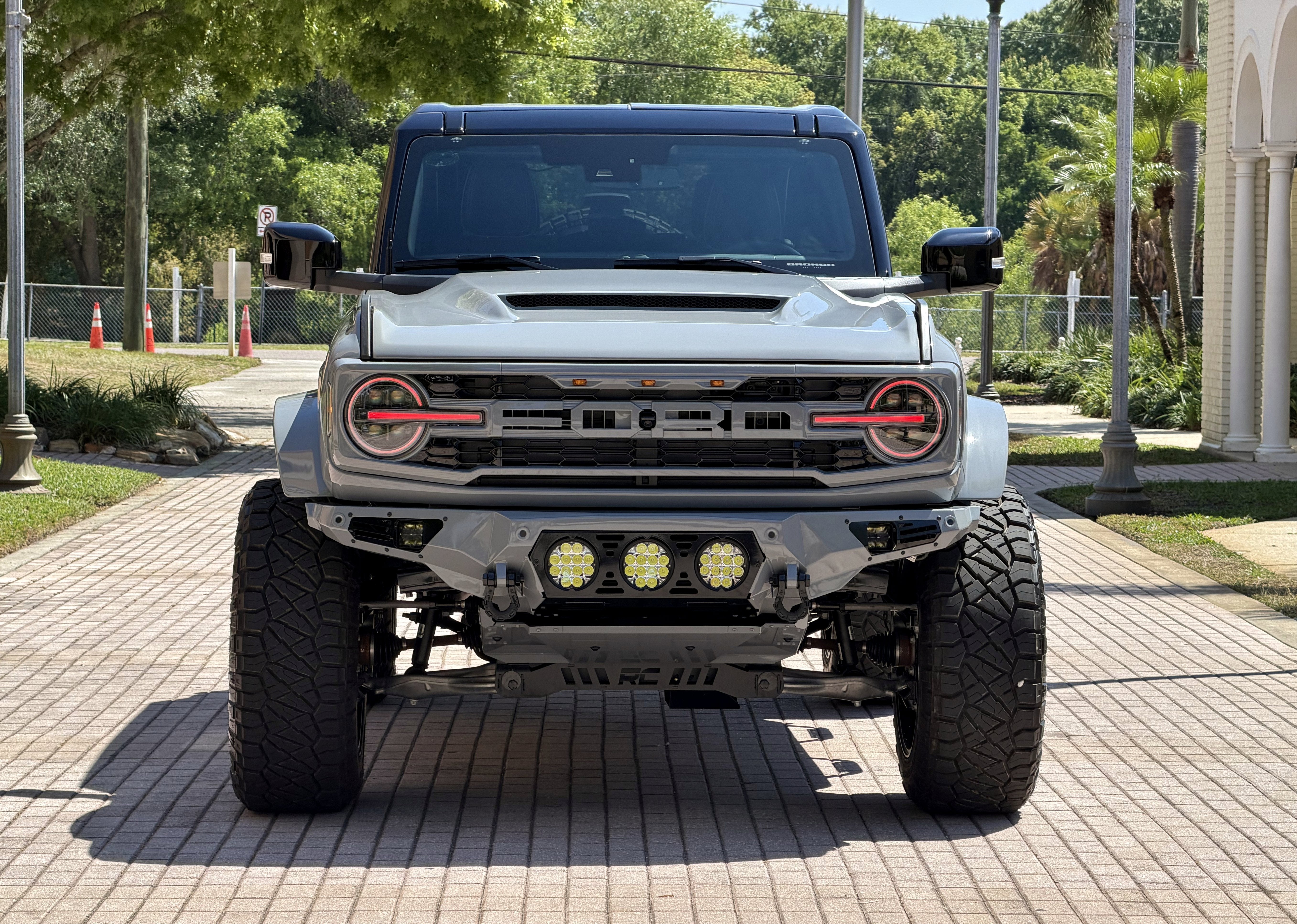 2025 Ford Bronco V6 Custom Gray Black Appearance Outer Banks Luxury Pk Outer Banks