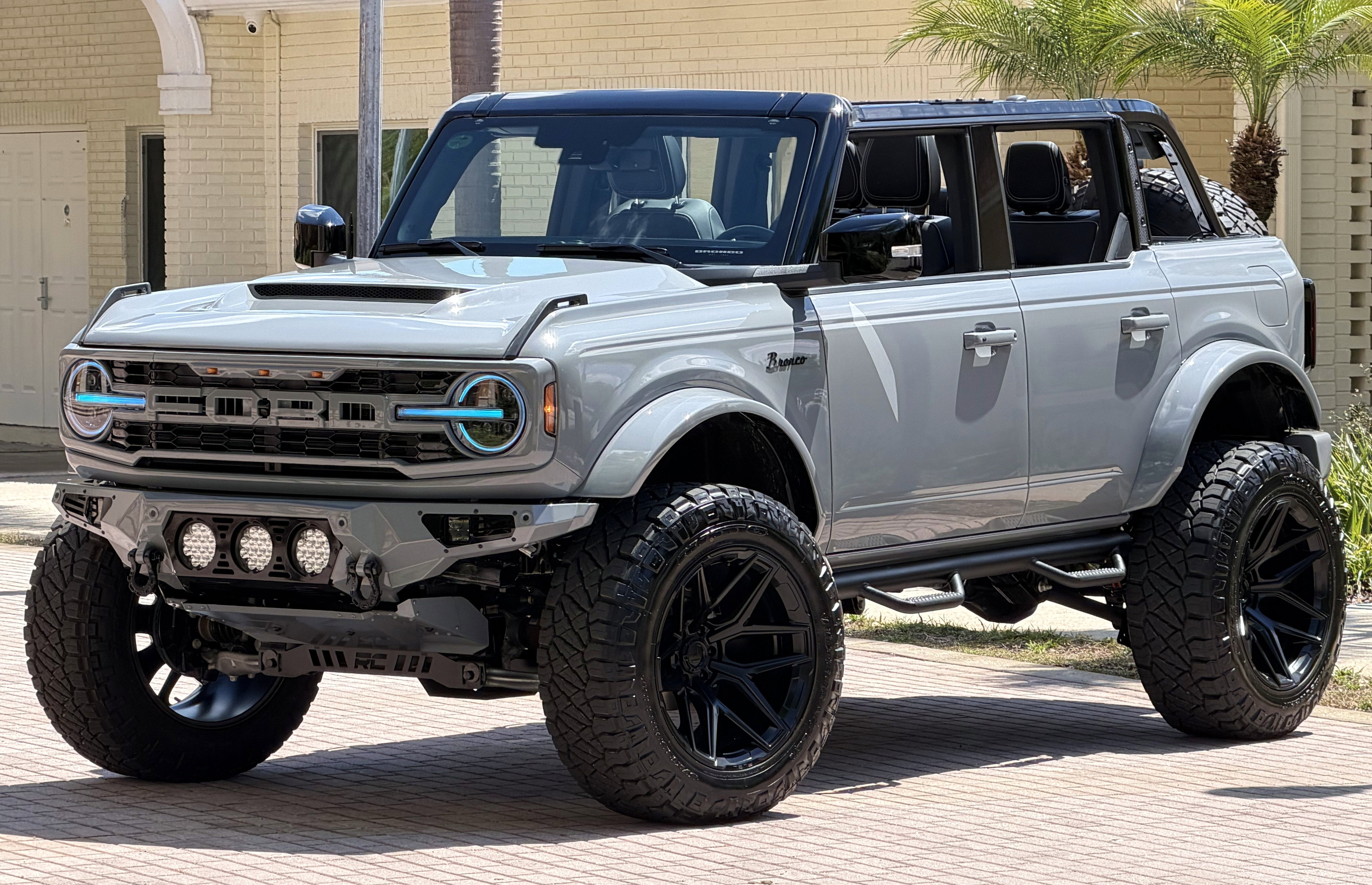2025 Ford Bronco V6 Custom Gray Black Appearance Outer Banks Luxury Pk Outer Banks