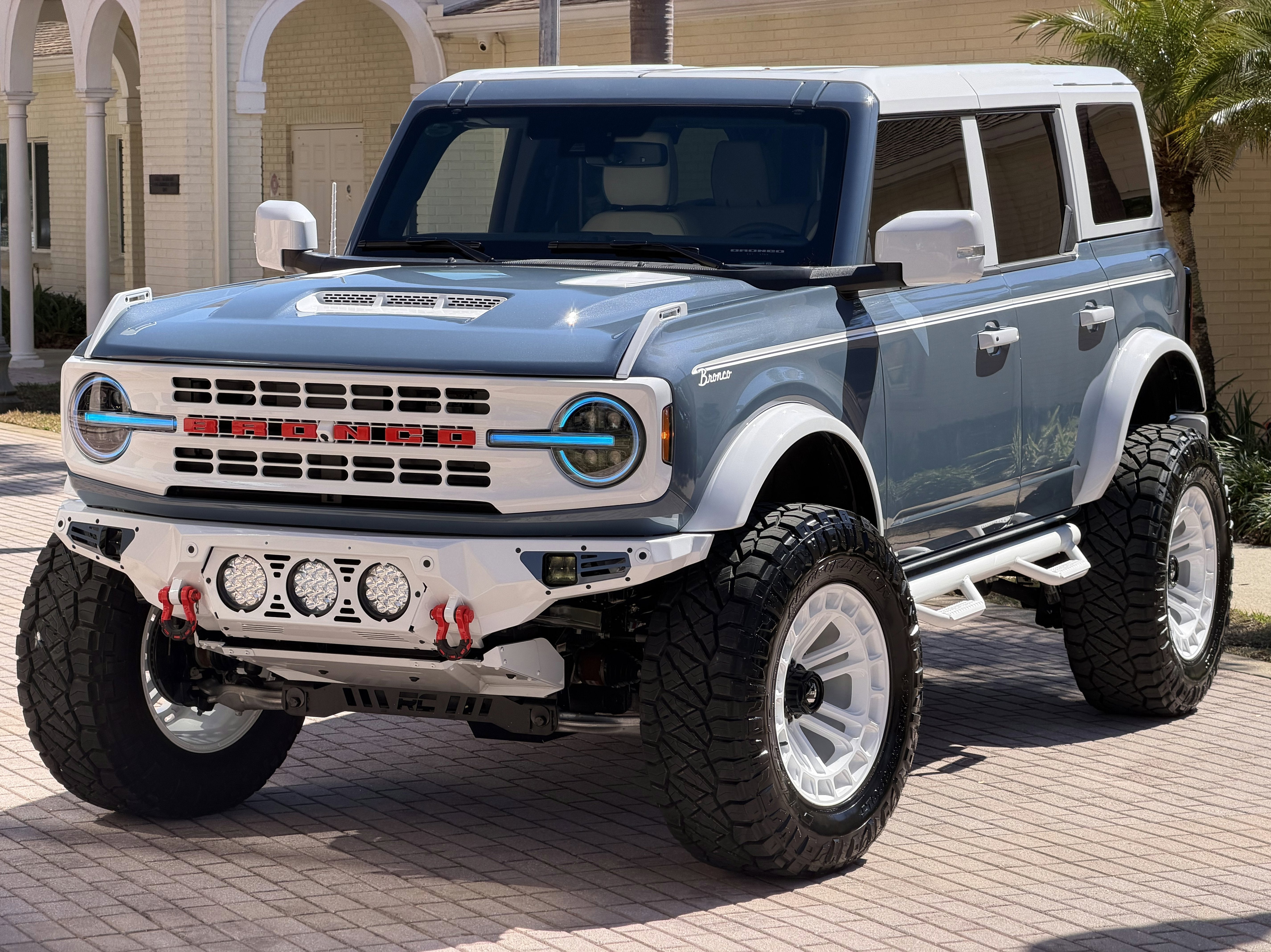 2025 Ford Bronco V6 Luxury Package Retro Hard Top Custom Lifted Vintage