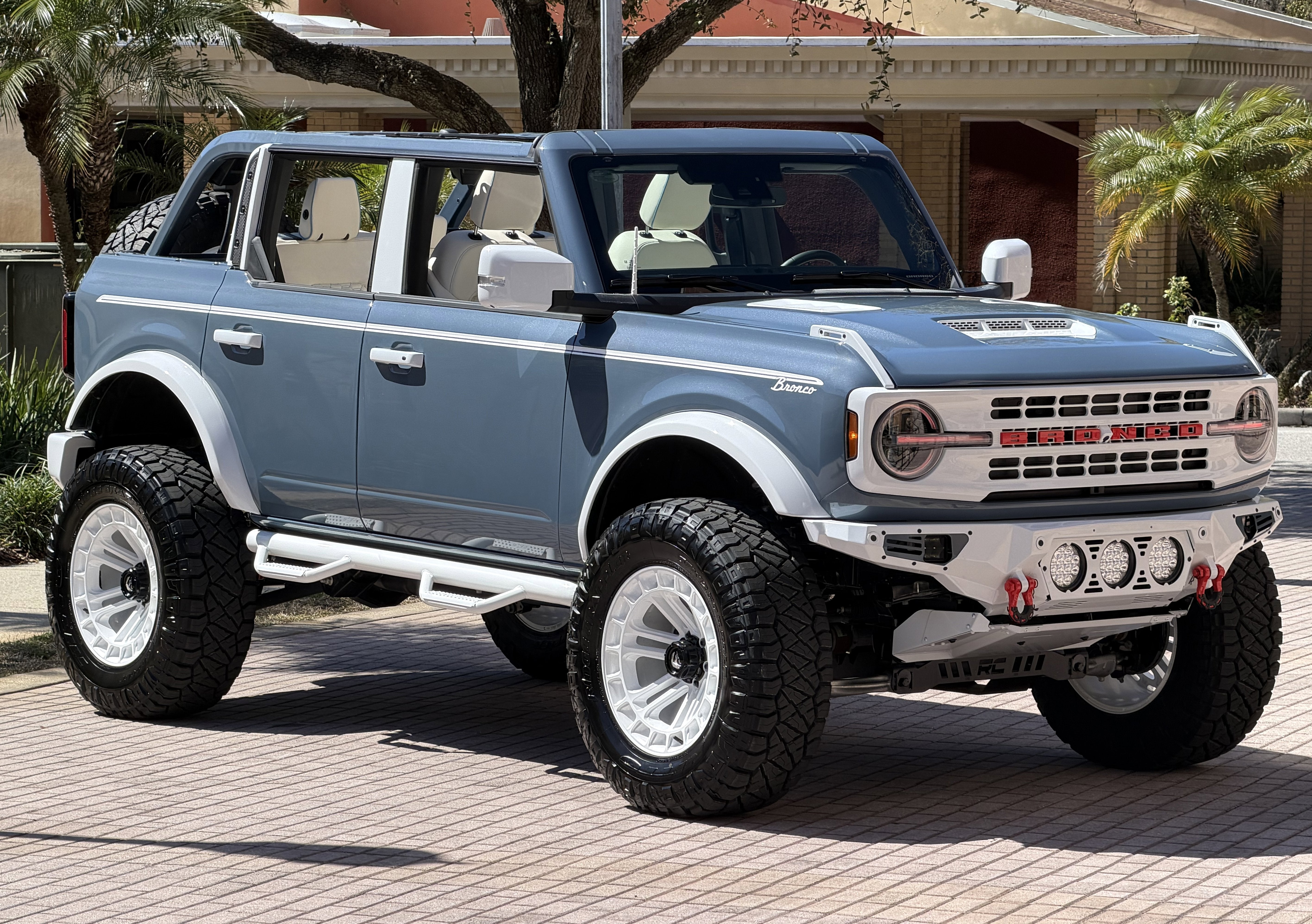 2025 Ford Bronco V6 Luxury Package Retro Hard Top Custom Lifted Vintage