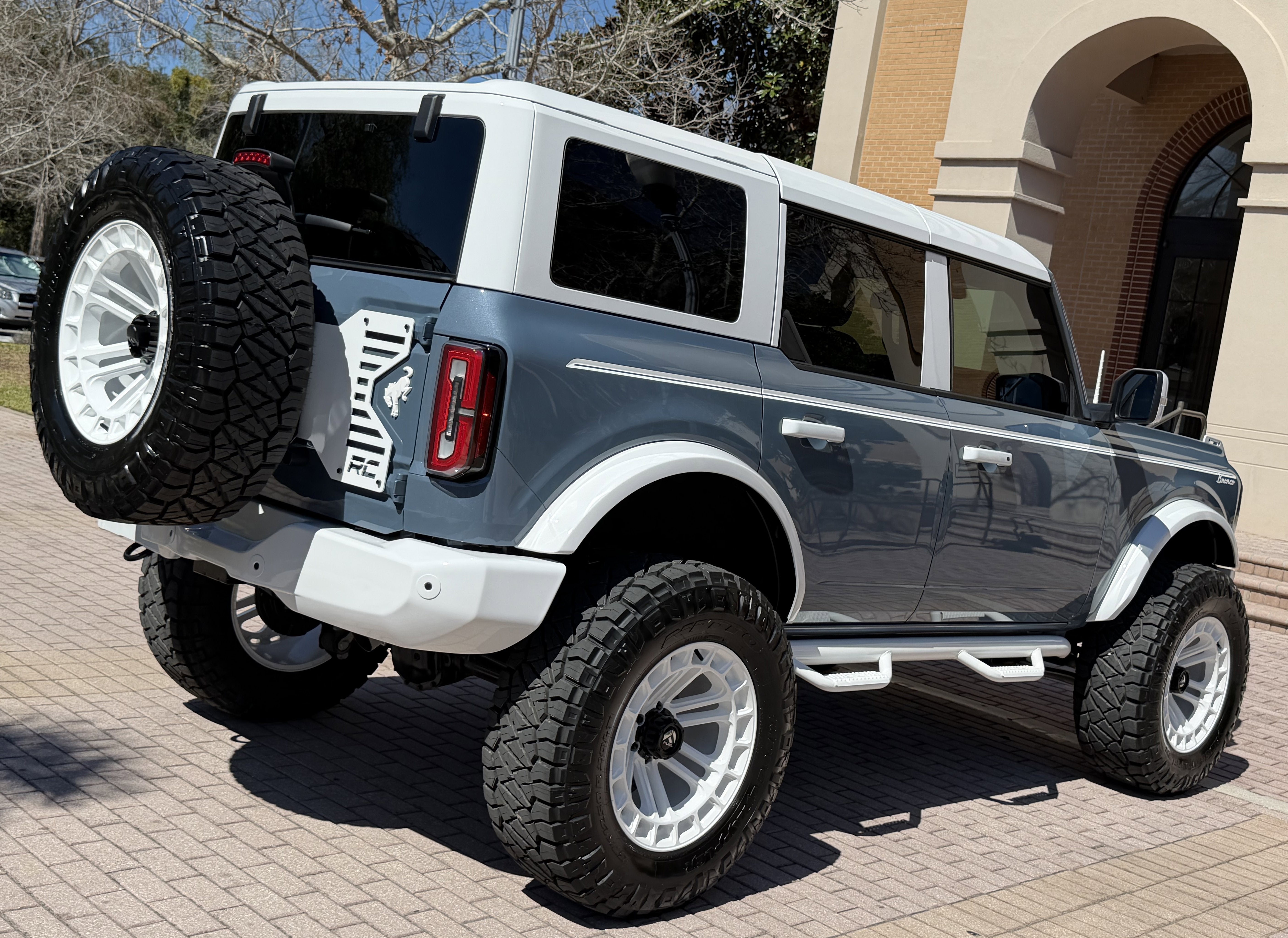2025 Ford Bronco V6 Luxury Package Retro Hard Top Custom Lifted Vintage