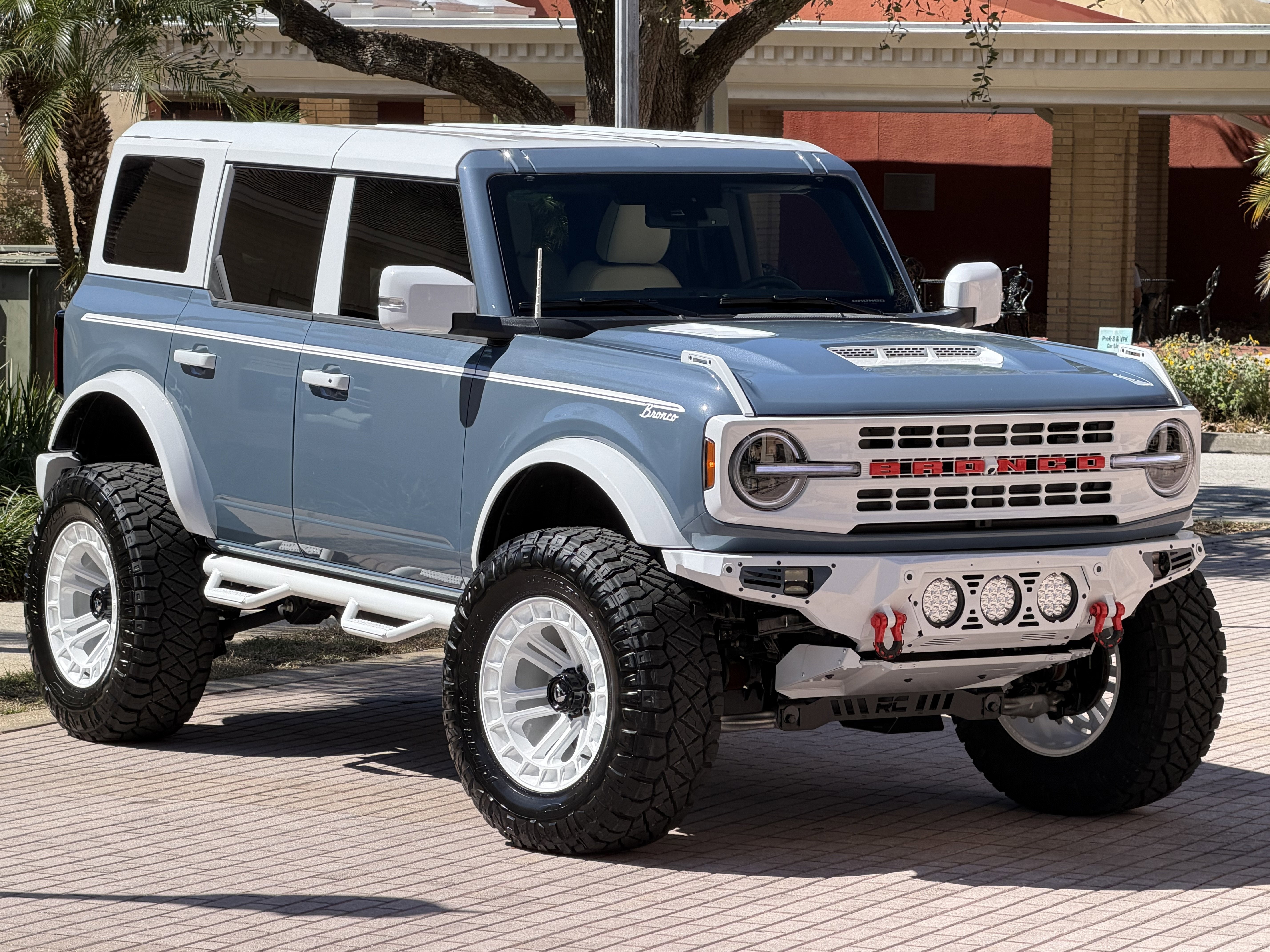 2025 Ford Bronco V6 Luxury Package Retro Hard Top Custom Lifted Vintage