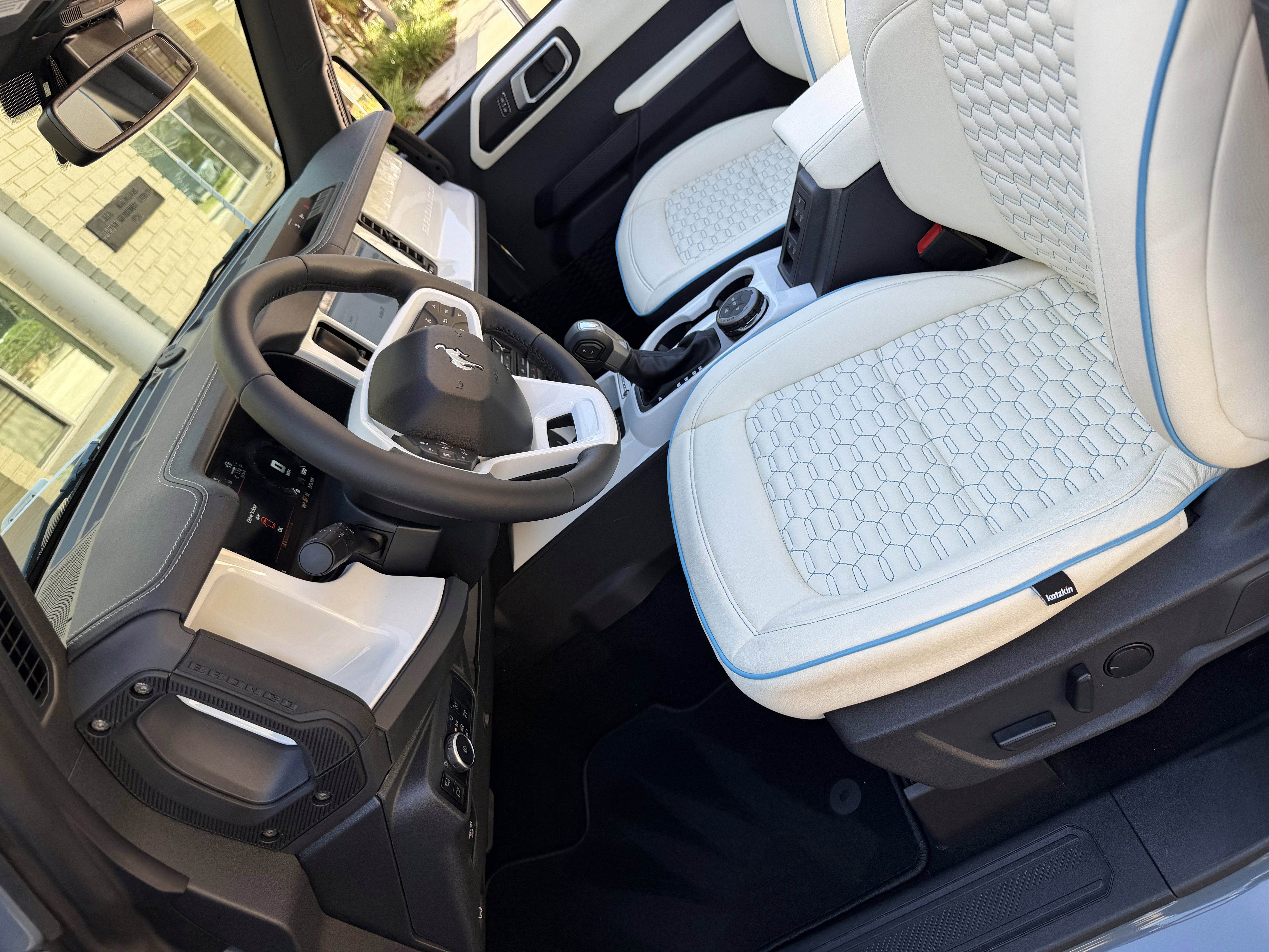 2025 Ford Bronco V6 Luxury Package Retro Hard Top Custom Lifted Vintage