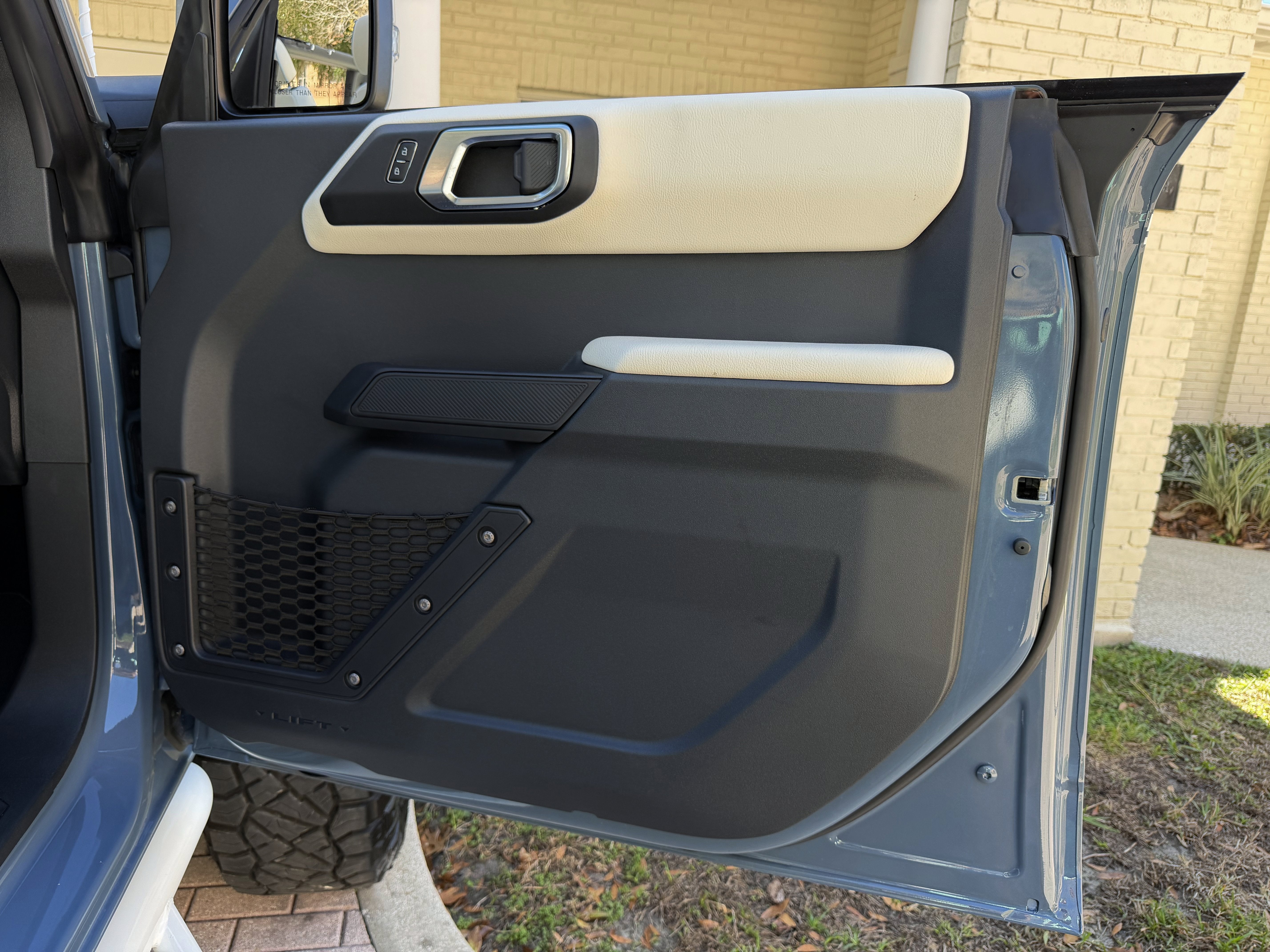 2025 Ford Bronco V6 Luxury Package Retro Hard Top Custom Lifted Vintage