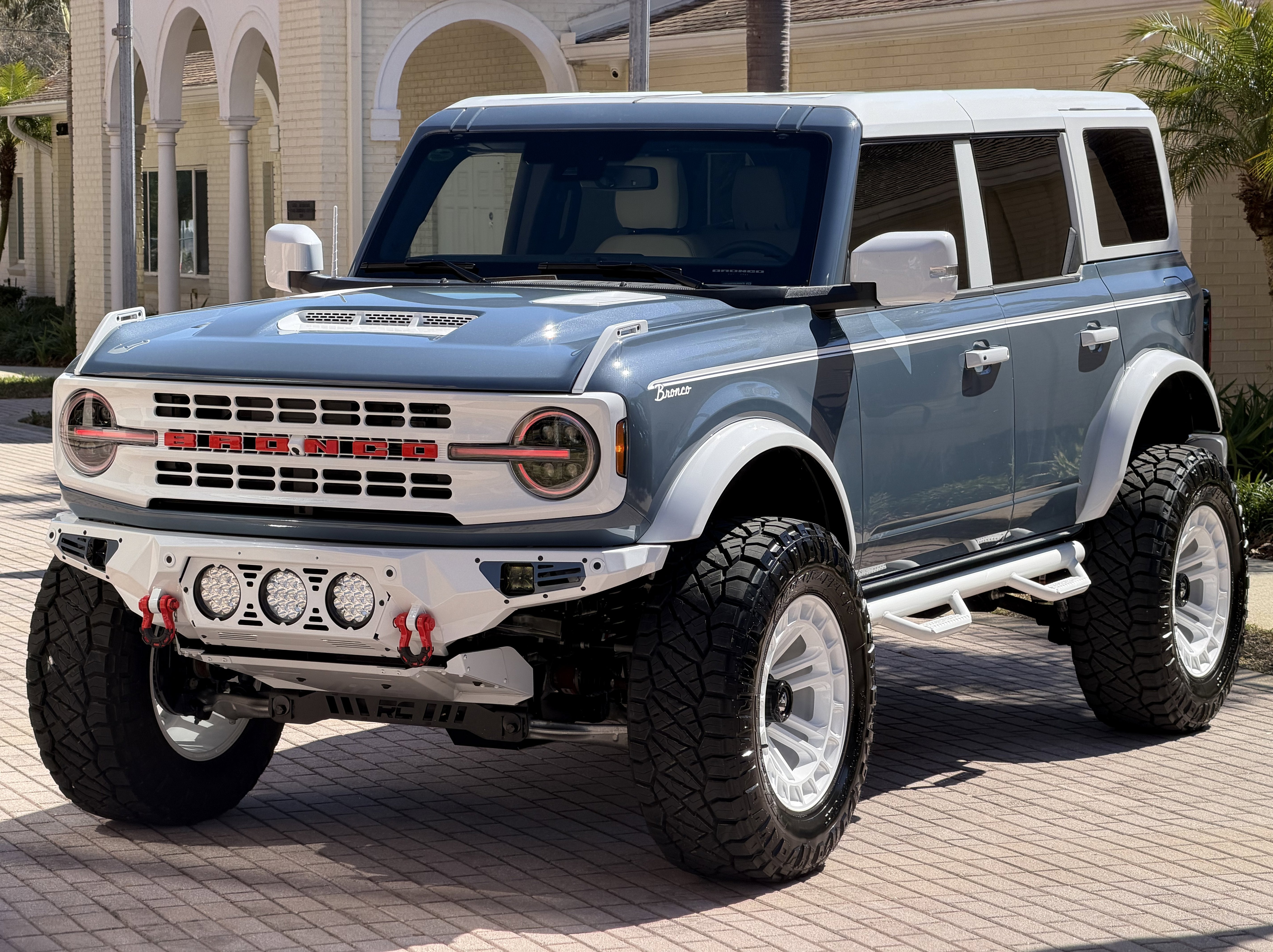 2025 Ford Bronco V6 Luxury Package Retro Hard Top Custom Lifted Vintage