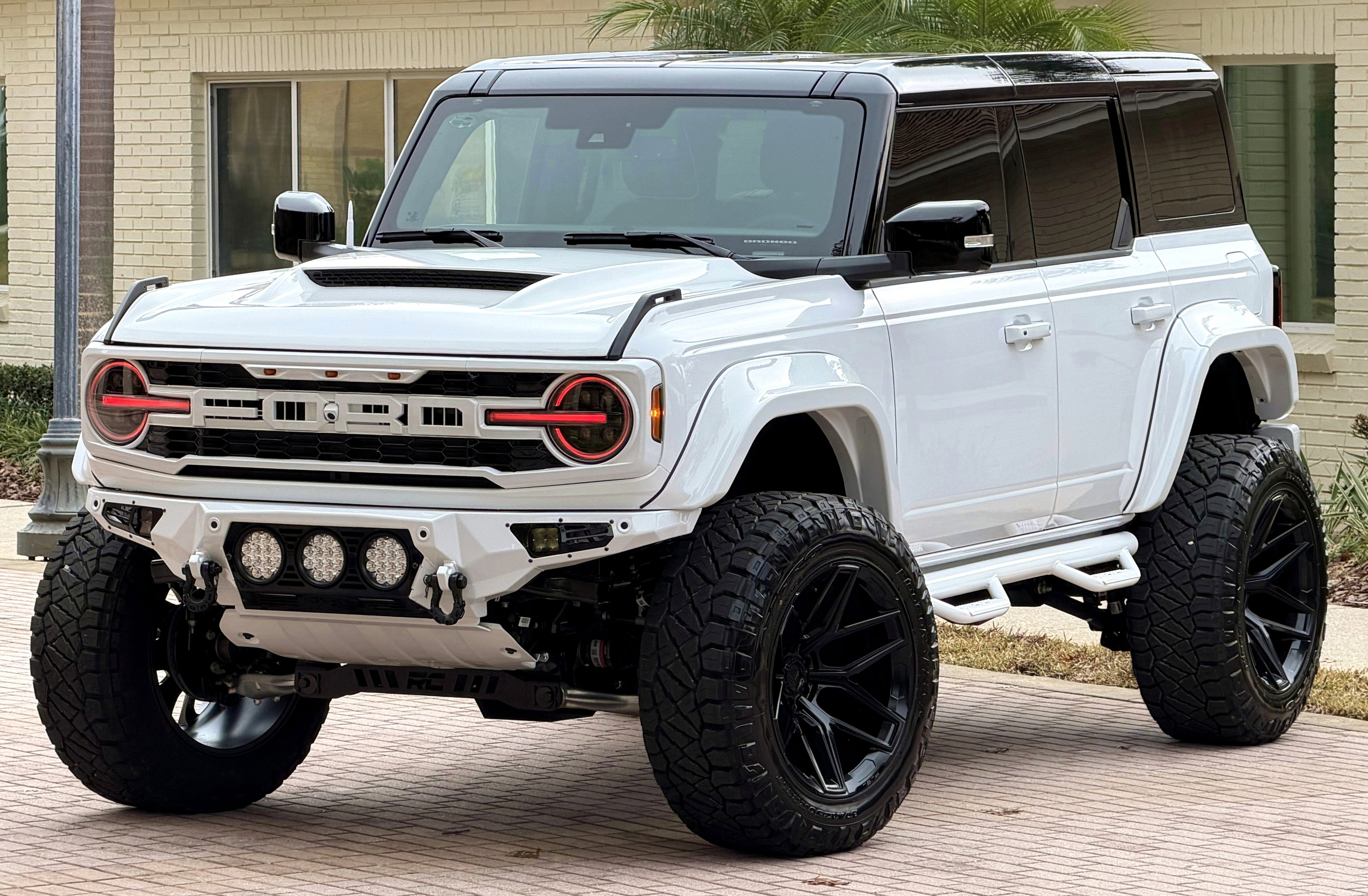 2026 Ford Bronco Outer Banks V6 Black Appearance Package Luxury Packag Outer Banks