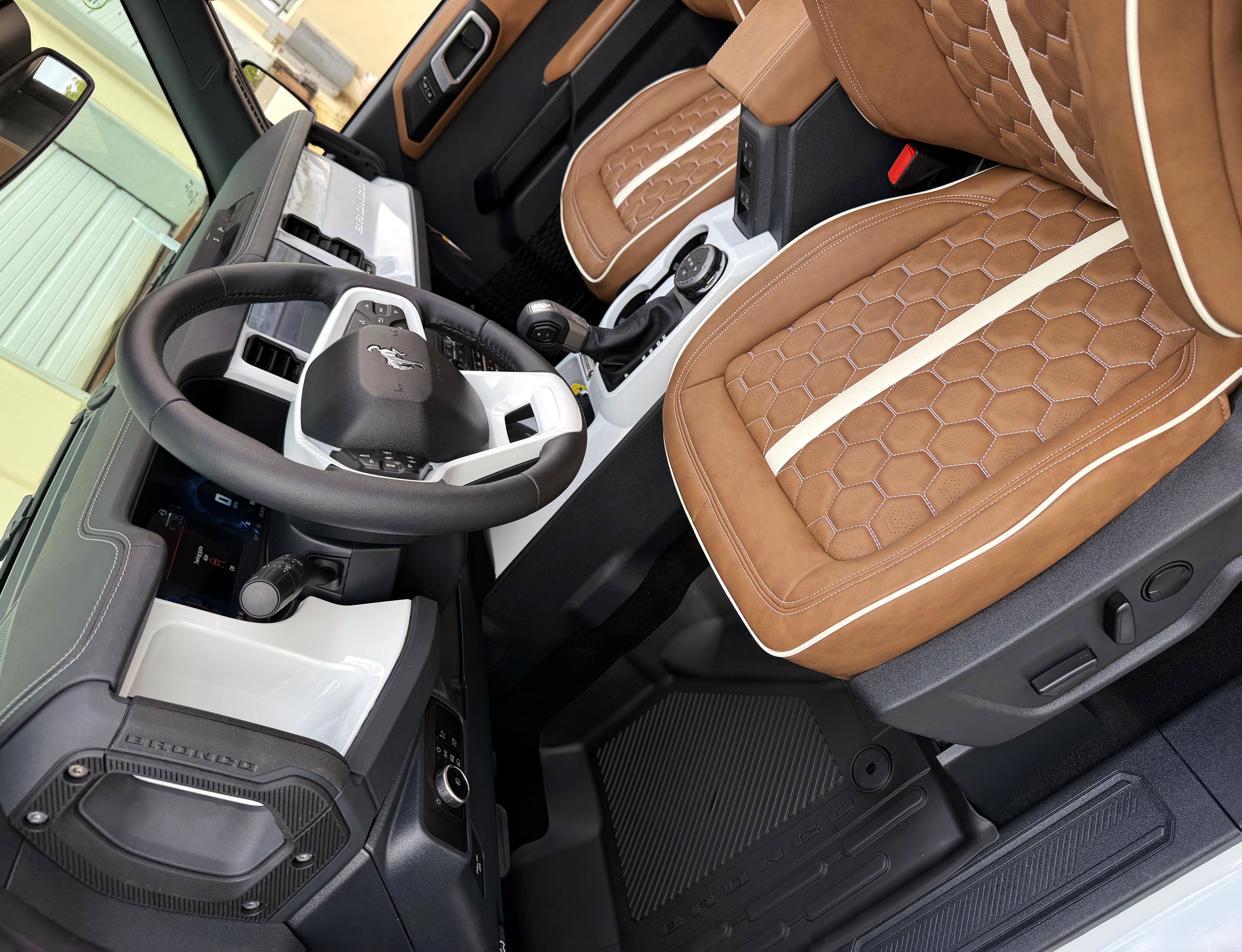 2026 Ford Bronco Outer Banks V6 Black Appearance Package Luxury Packag Outer Banks