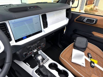 2026 Ford Bronco Outer Banks V6 Black Appearance Package Luxury Packag Outer Banks