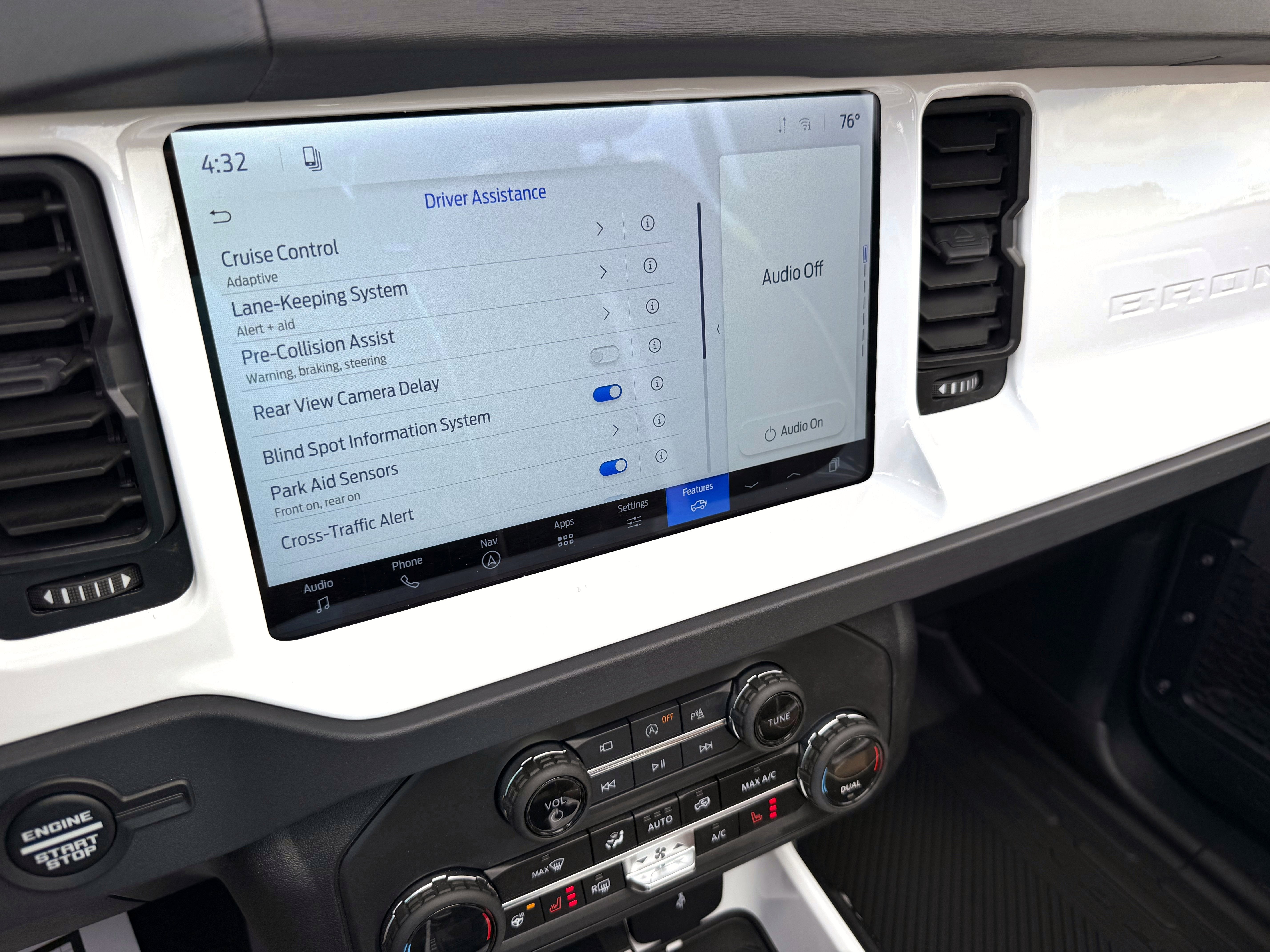 2026 Ford Bronco Outer Banks V6 Black Appearance Package Luxury Packag Outer Banks