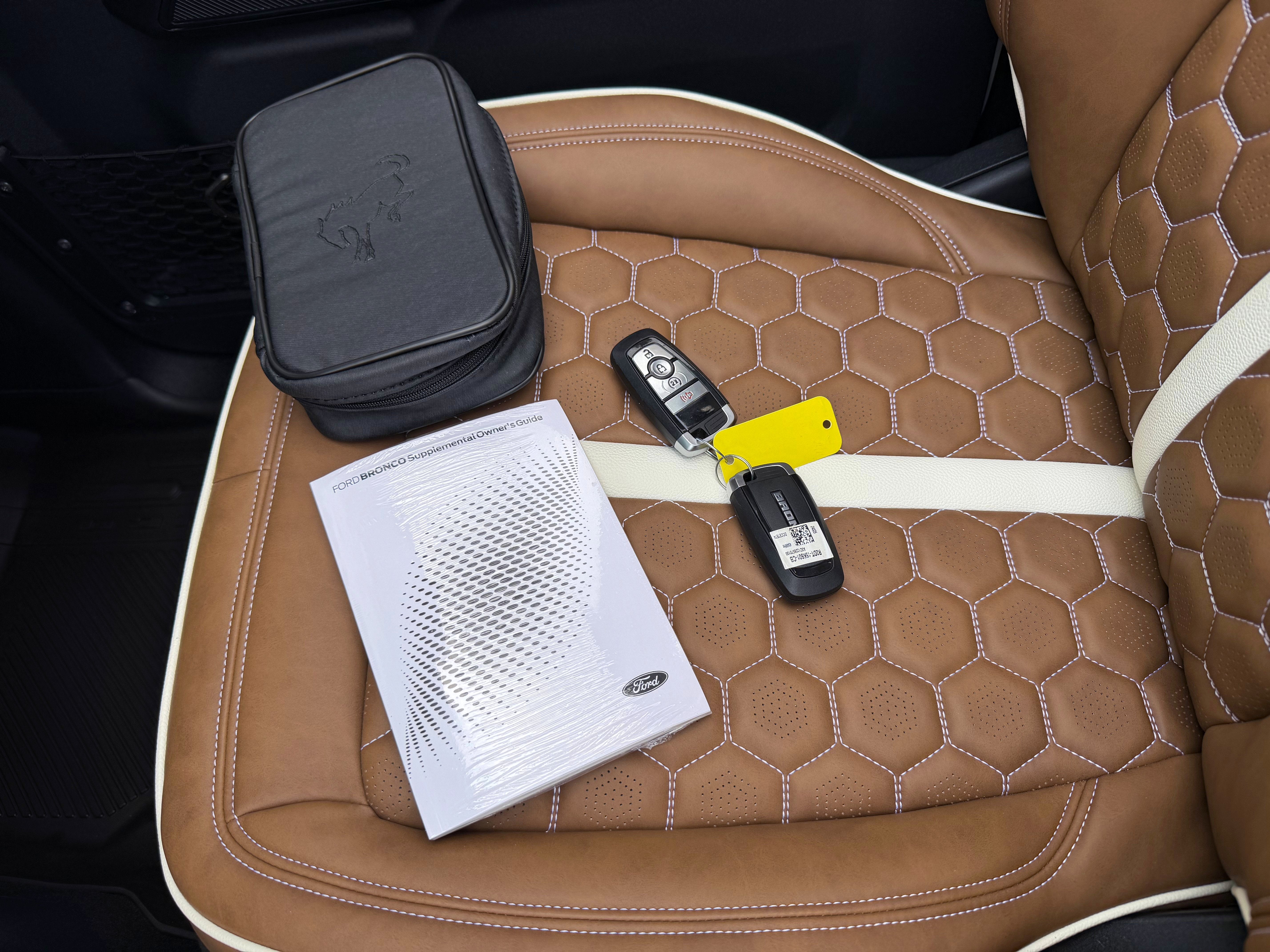 2026 Ford Bronco Outer Banks V6 Black Appearance Package Luxury Packag Outer Banks