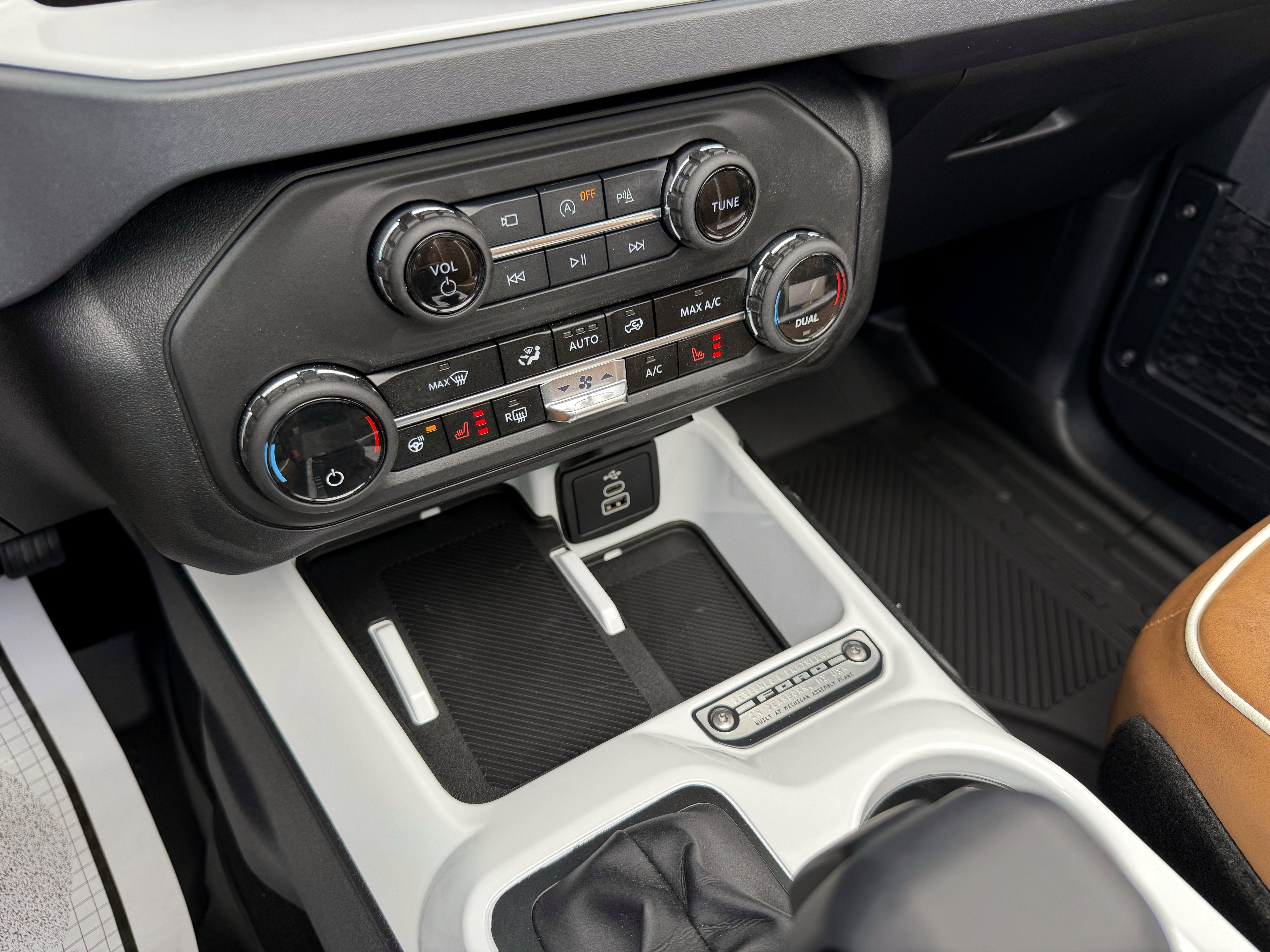 2026 Ford Bronco Outer Banks V6 Black Appearance Package Luxury Packag Outer Banks