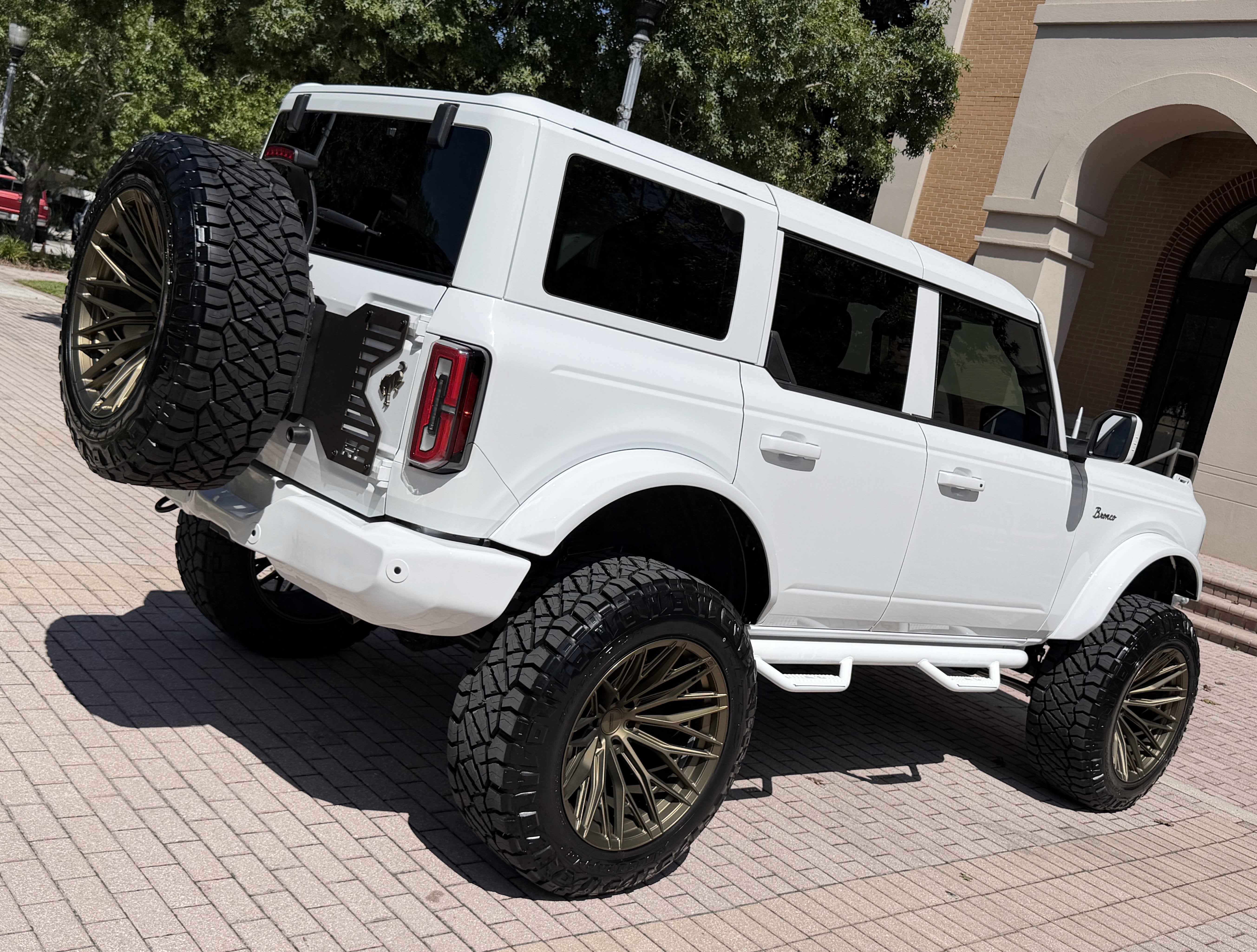 2026 Ford Bronco Outer Banks V6 Luxury Package Hard Top Custom Lifted