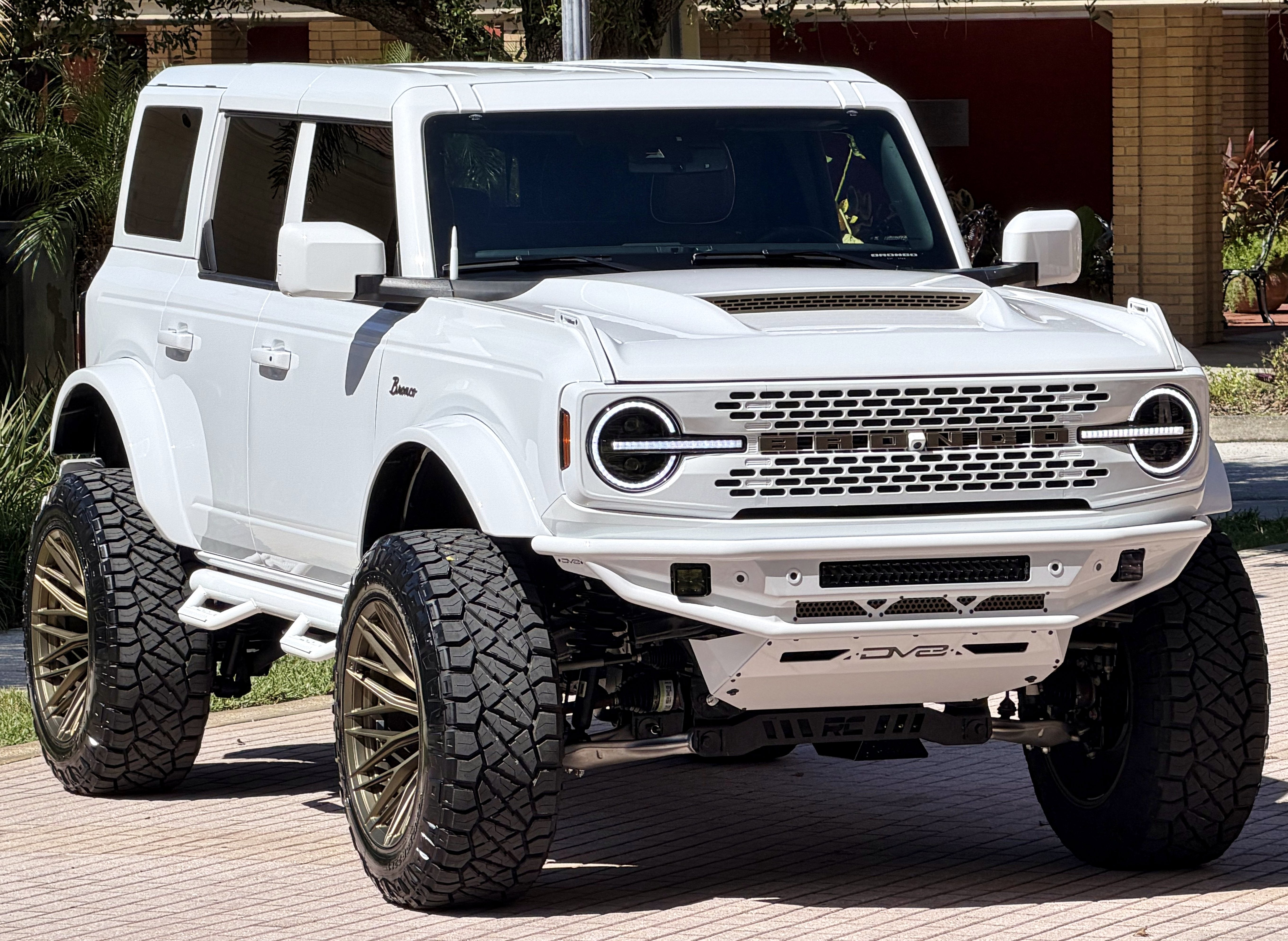 2026 Ford Bronco Outer Banks V6 Luxury Package Hard Top Custom Lifted