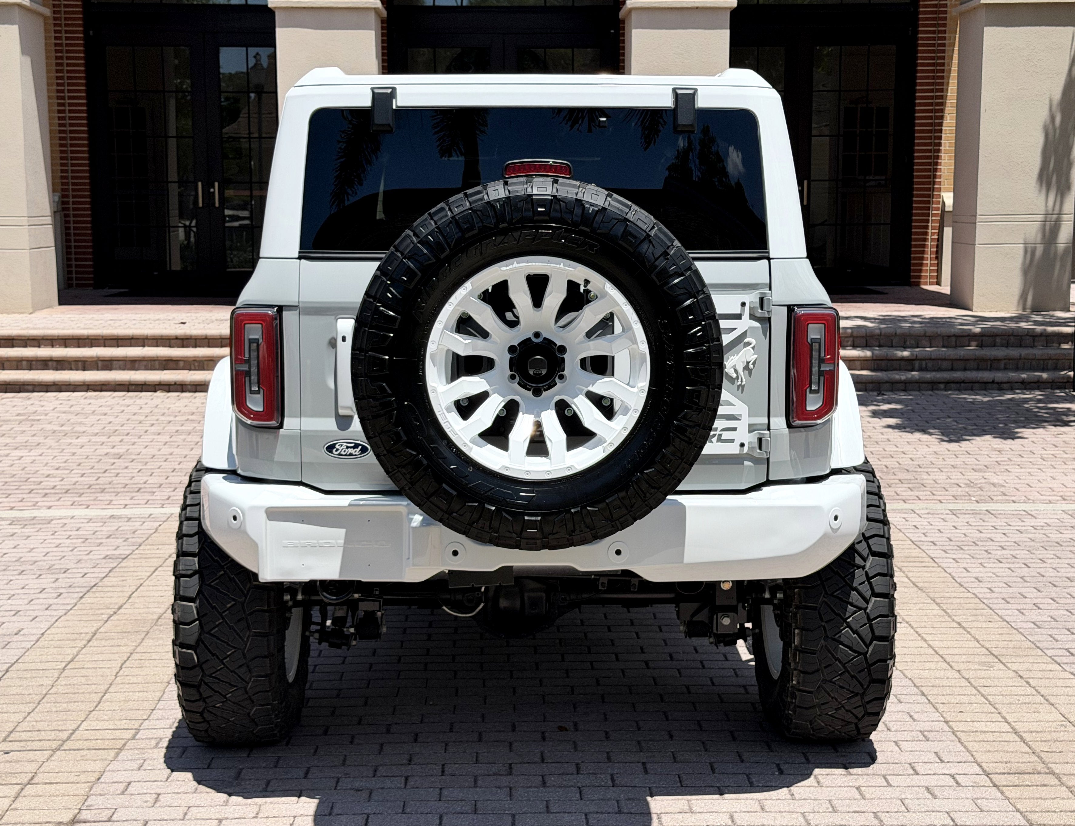 2026 Ford Bronco V6 Retro Outer Banks Luxury Pkg Custom Lifted