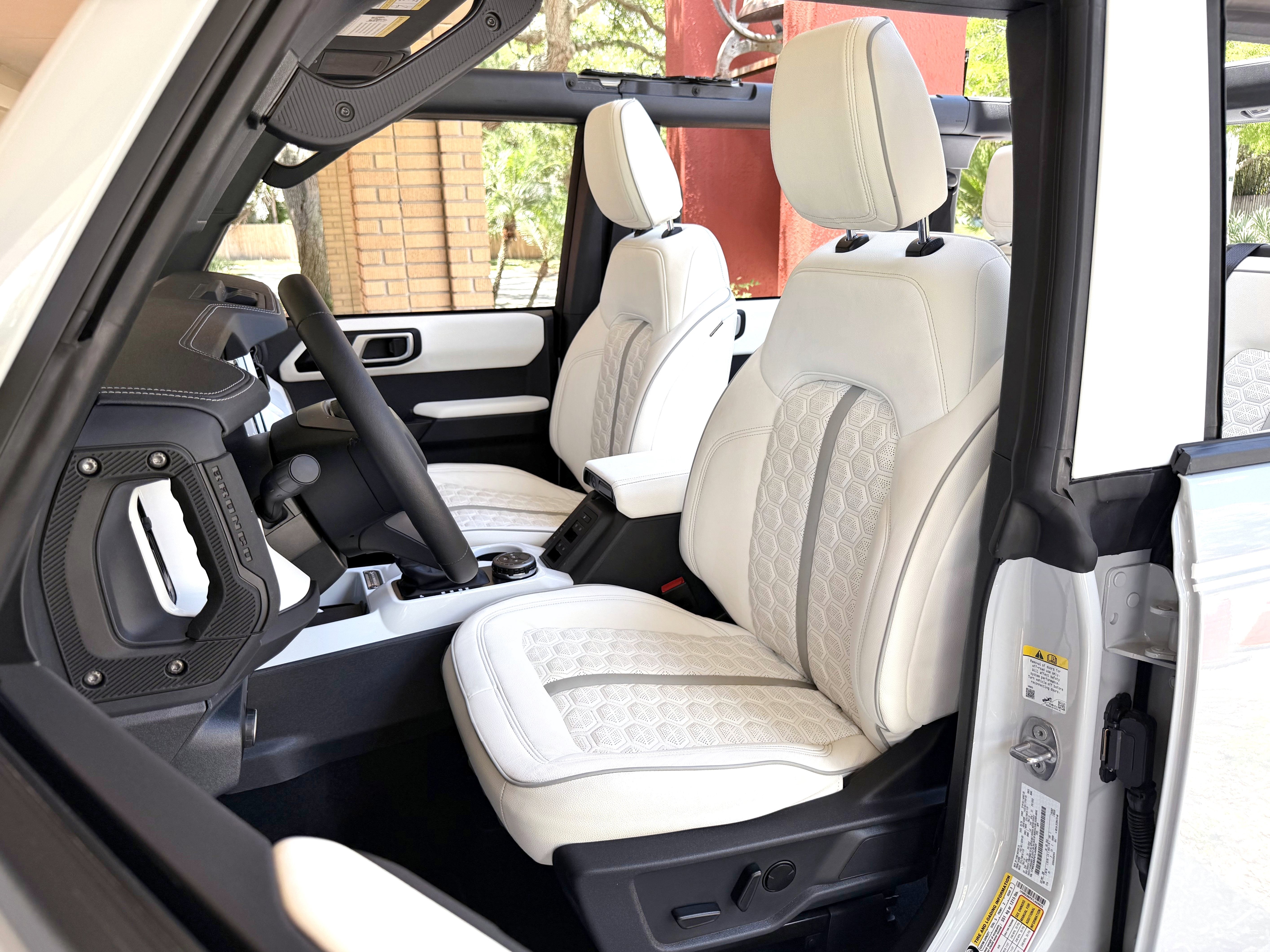 2026 Ford Bronco V6 Retro Outer Banks Luxury Pkg Custom Lifted
