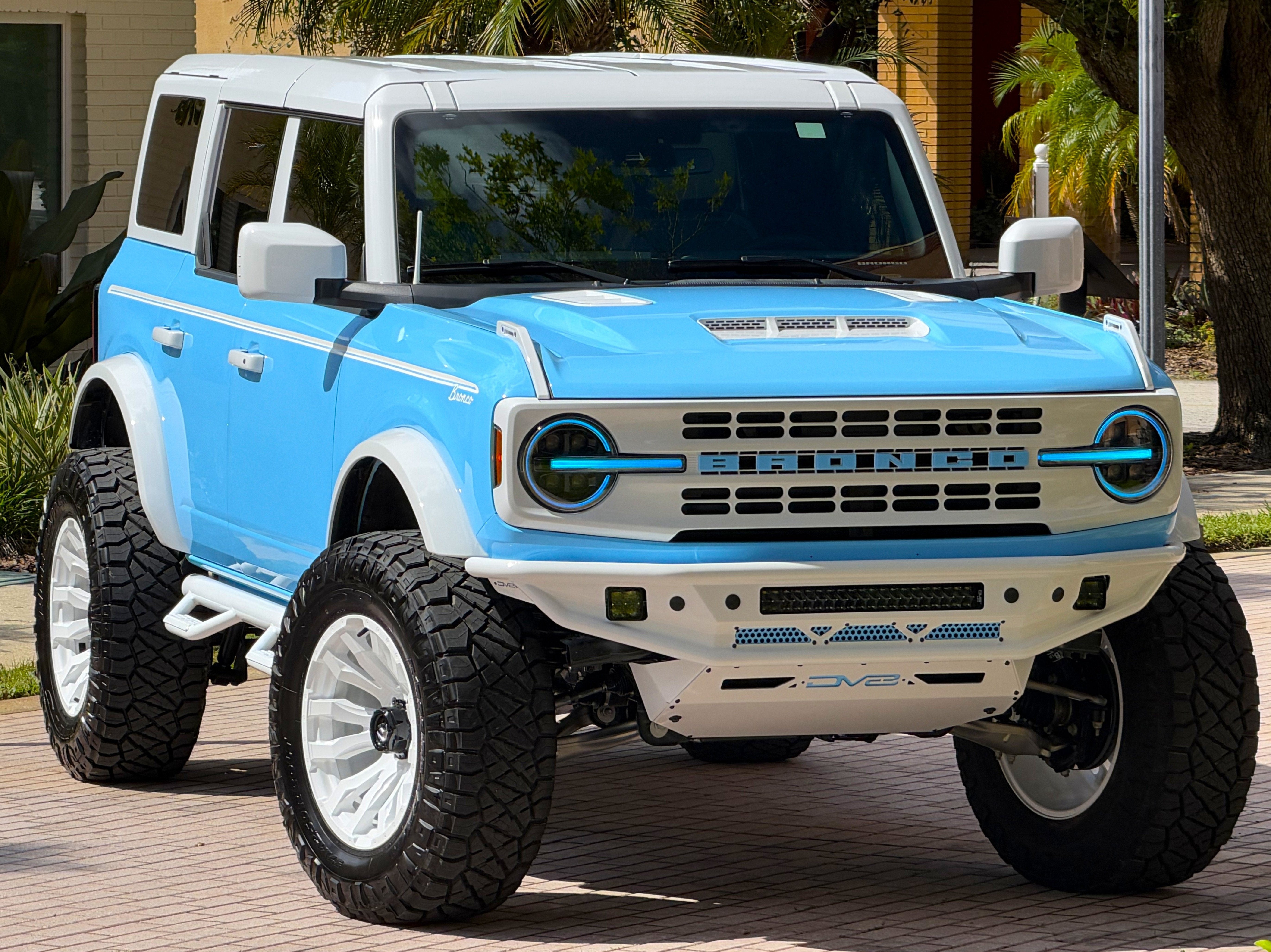 2026 Ford Bronco V6 Vintage Blue Retro Outer Banks Custom Lifted Tampa ...