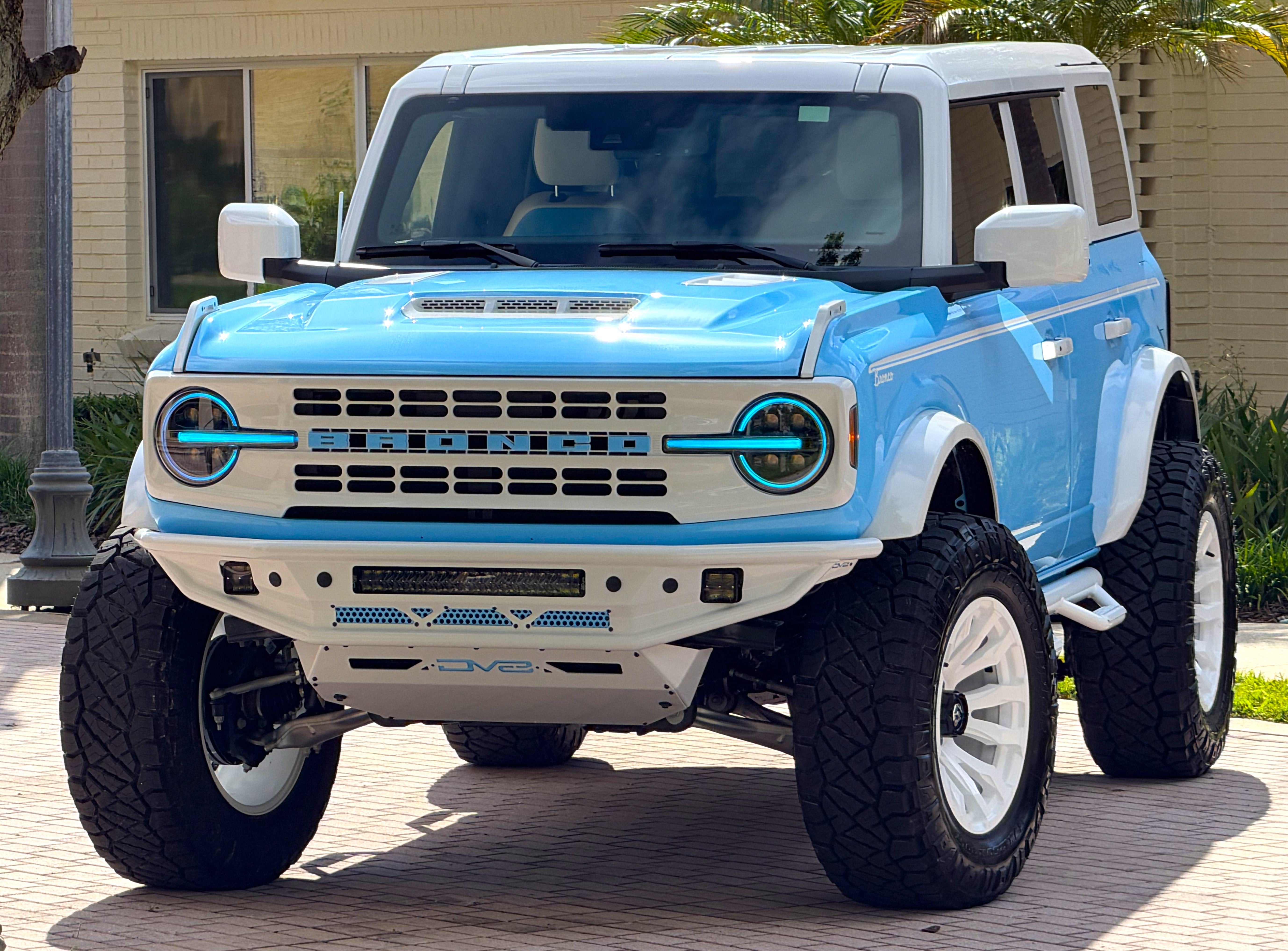 2026 Ford Bronco V6 Vintage Blue Retro Outer Banks Custom Lifted Tampa ...