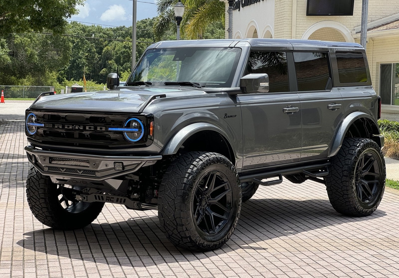2024 Ford Bronco Outer Banks