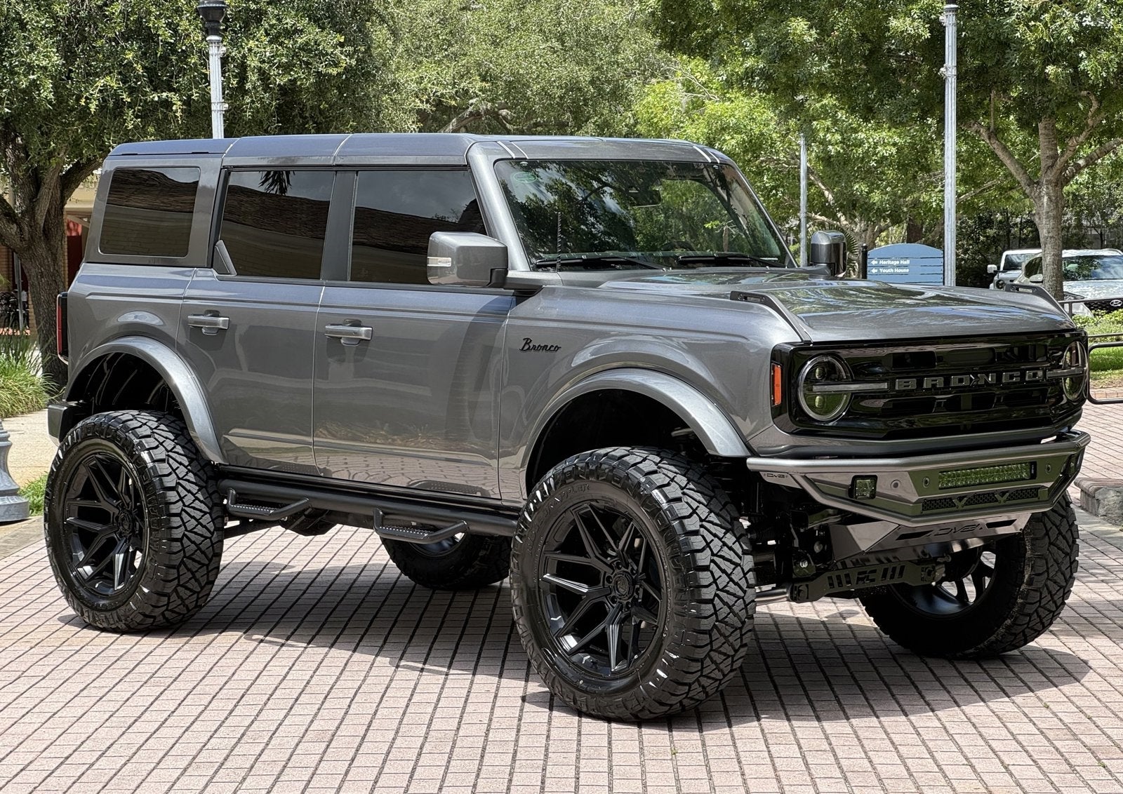 2024 Ford Bronco Outer Banks