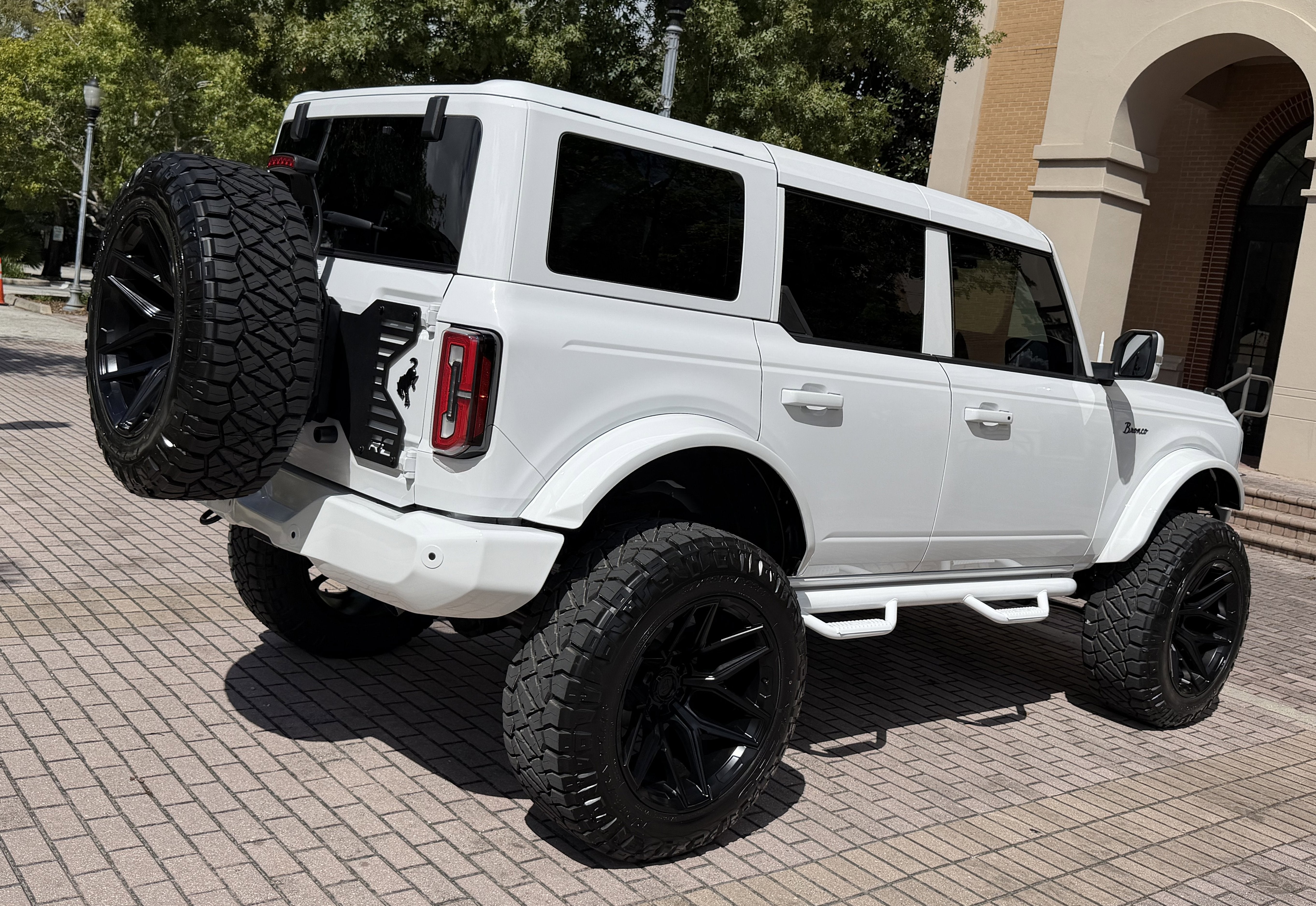 2025 Ford Bronco Outer Banks V6 Luxury Package Hard Top Custom Lifted