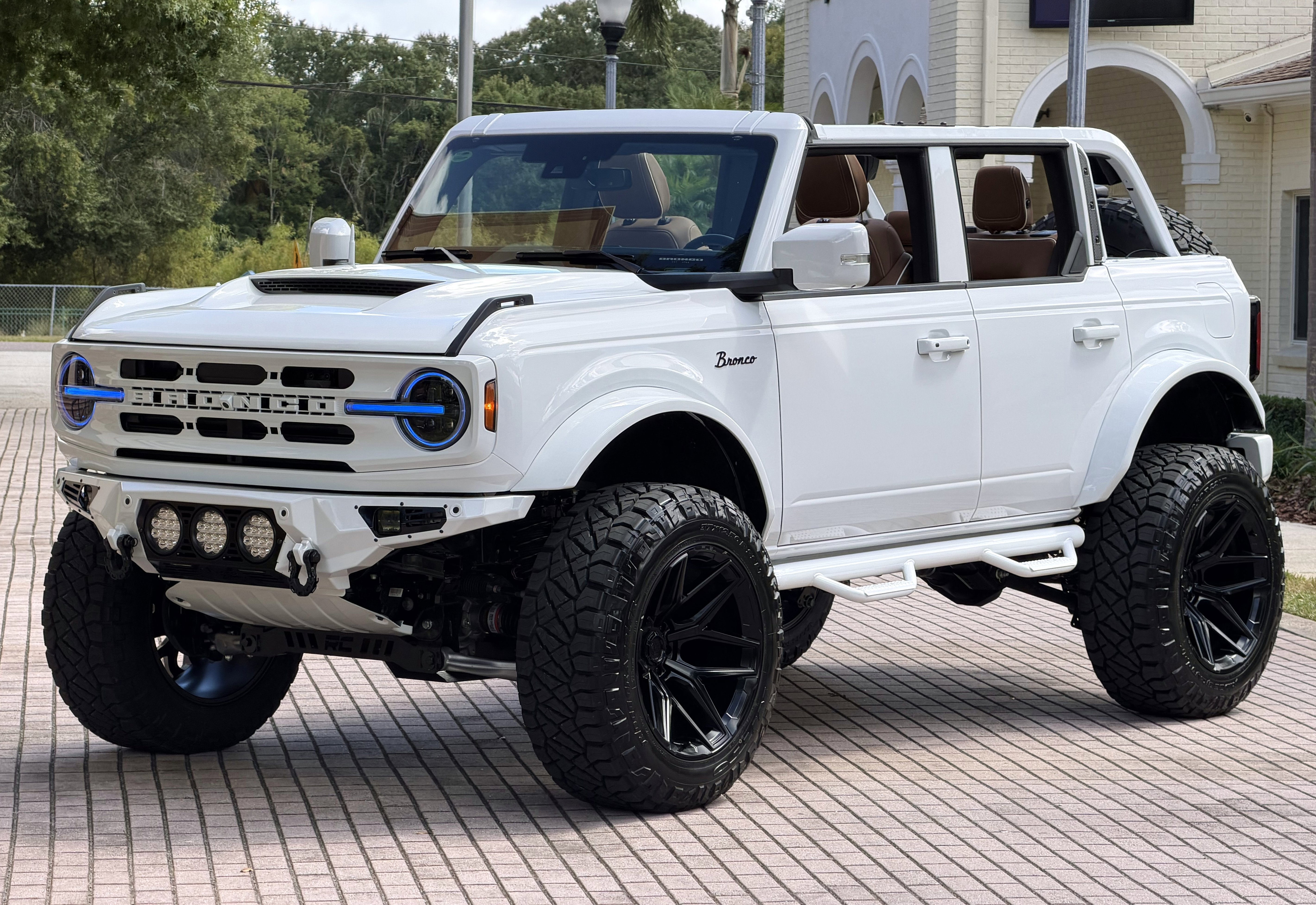 2025 Ford Bronco Outer Banks V6 Luxury Package Hard Top Custom Lifted
