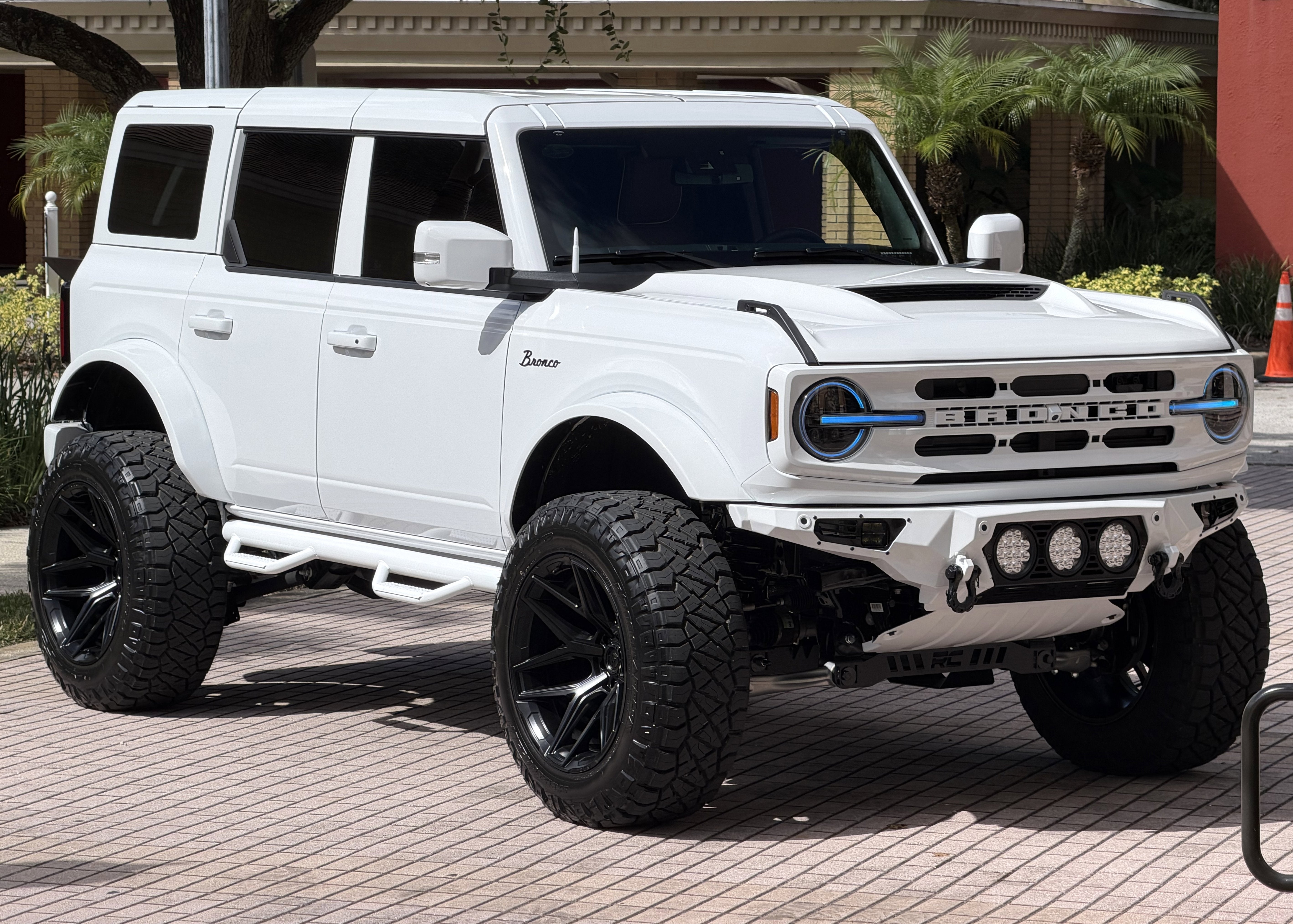 2025 Ford Bronco Outer Banks V6 Luxury Package Hard Top Custom Lifted