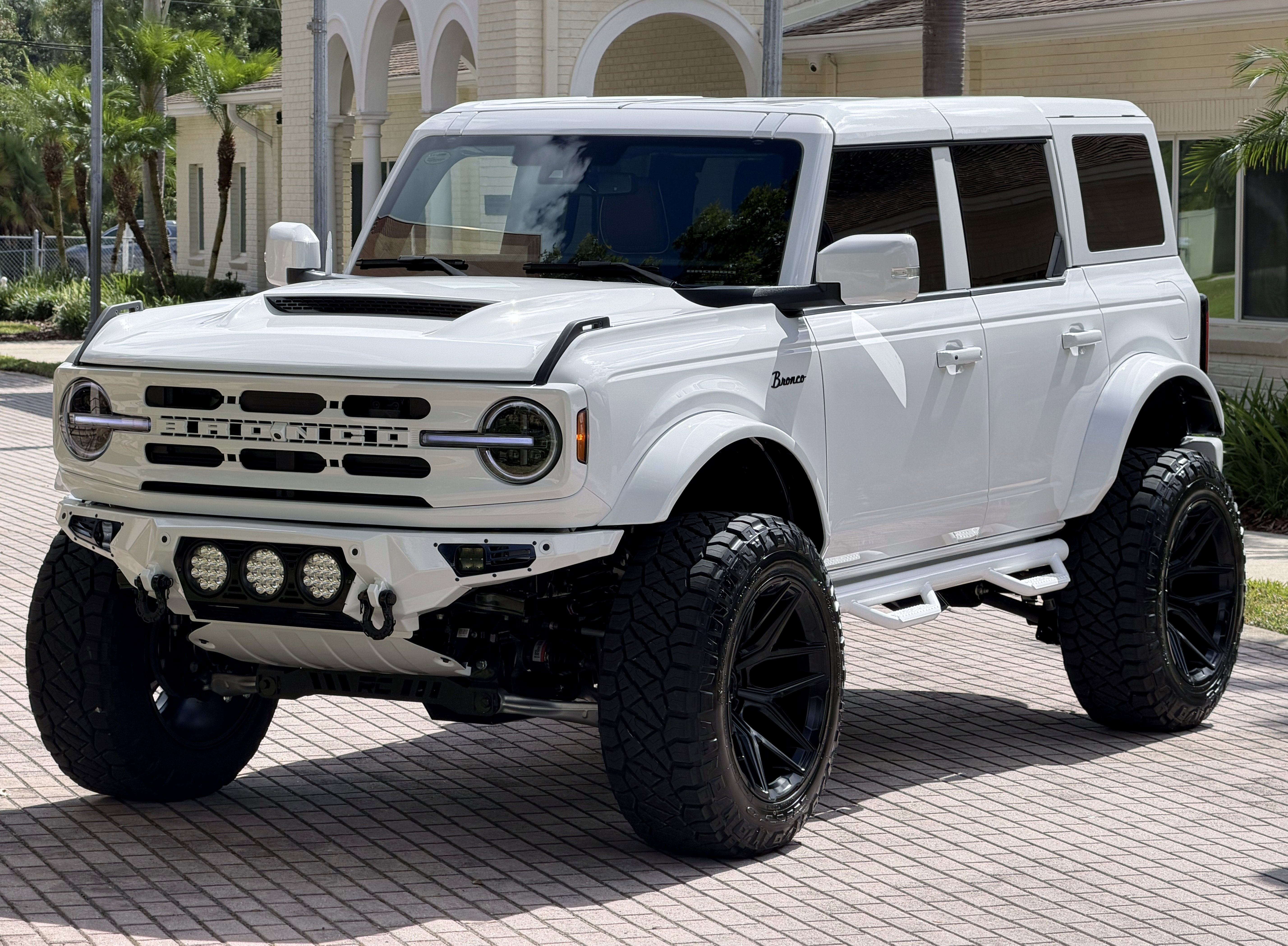 2025 Ford Bronco Outer Banks V6 Luxury Package Hard Top Custom Lifted