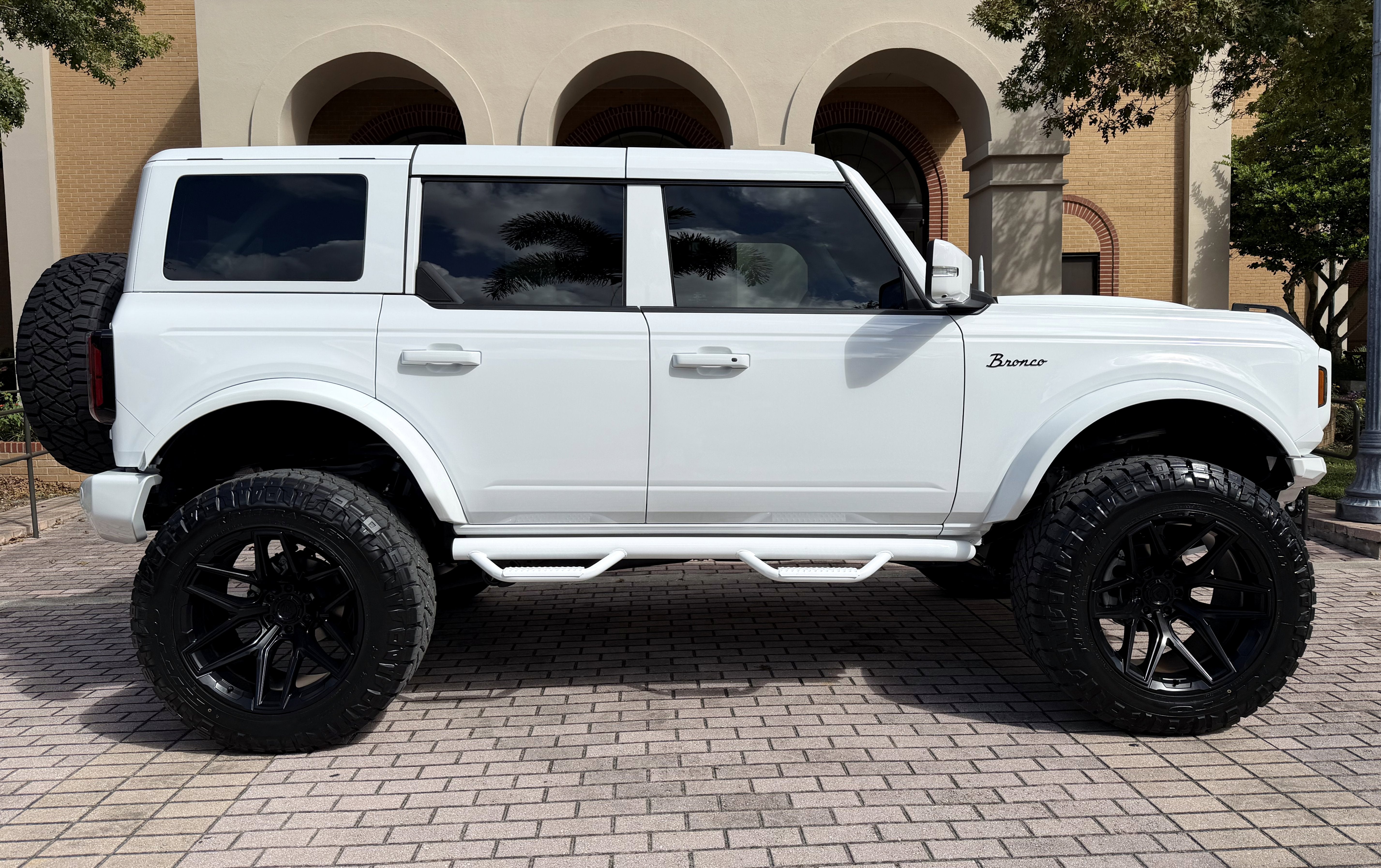 2025 Ford Bronco Outer Banks V6 Luxury Package Hard Top Custom Lifted