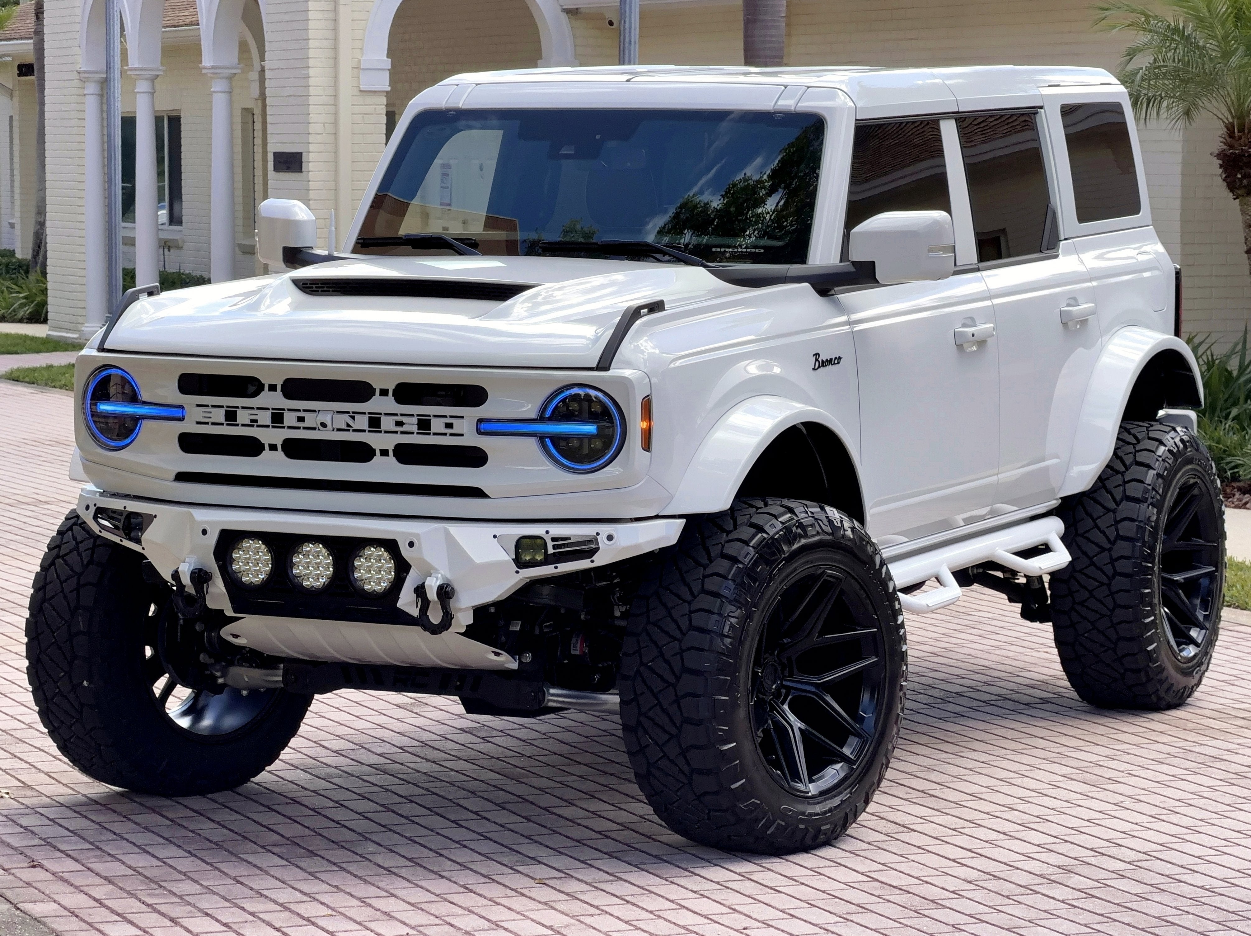 2025 Ford Bronco Outer Banks V6 Luxury Package Hard Top Custom Lifted