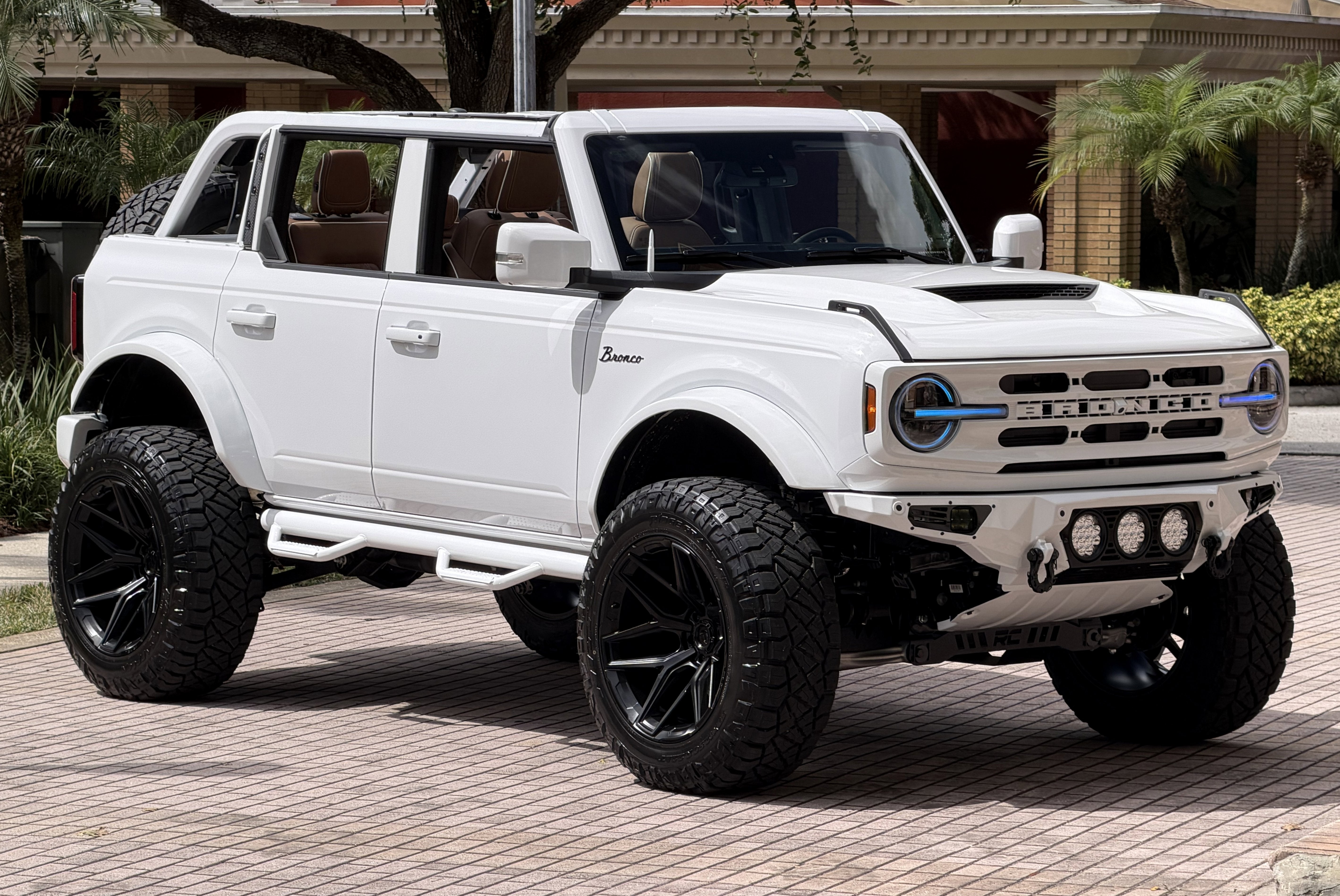 2025 Ford Bronco Outer Banks V6 Luxury Package Hard Top Custom Lifted