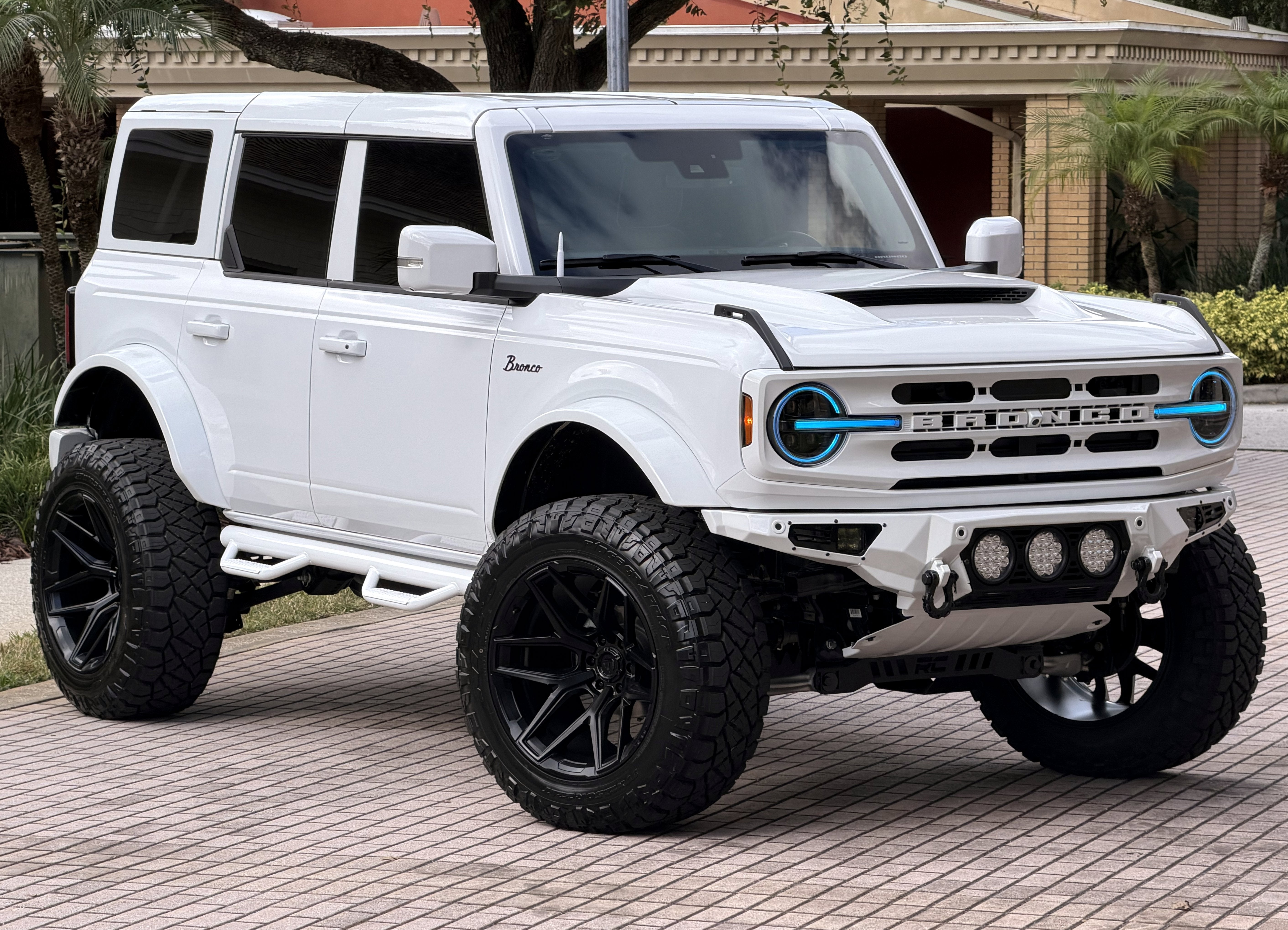 2025 Ford Bronco Outer Banks V6 Luxury Package Hard Top Custom Lifted