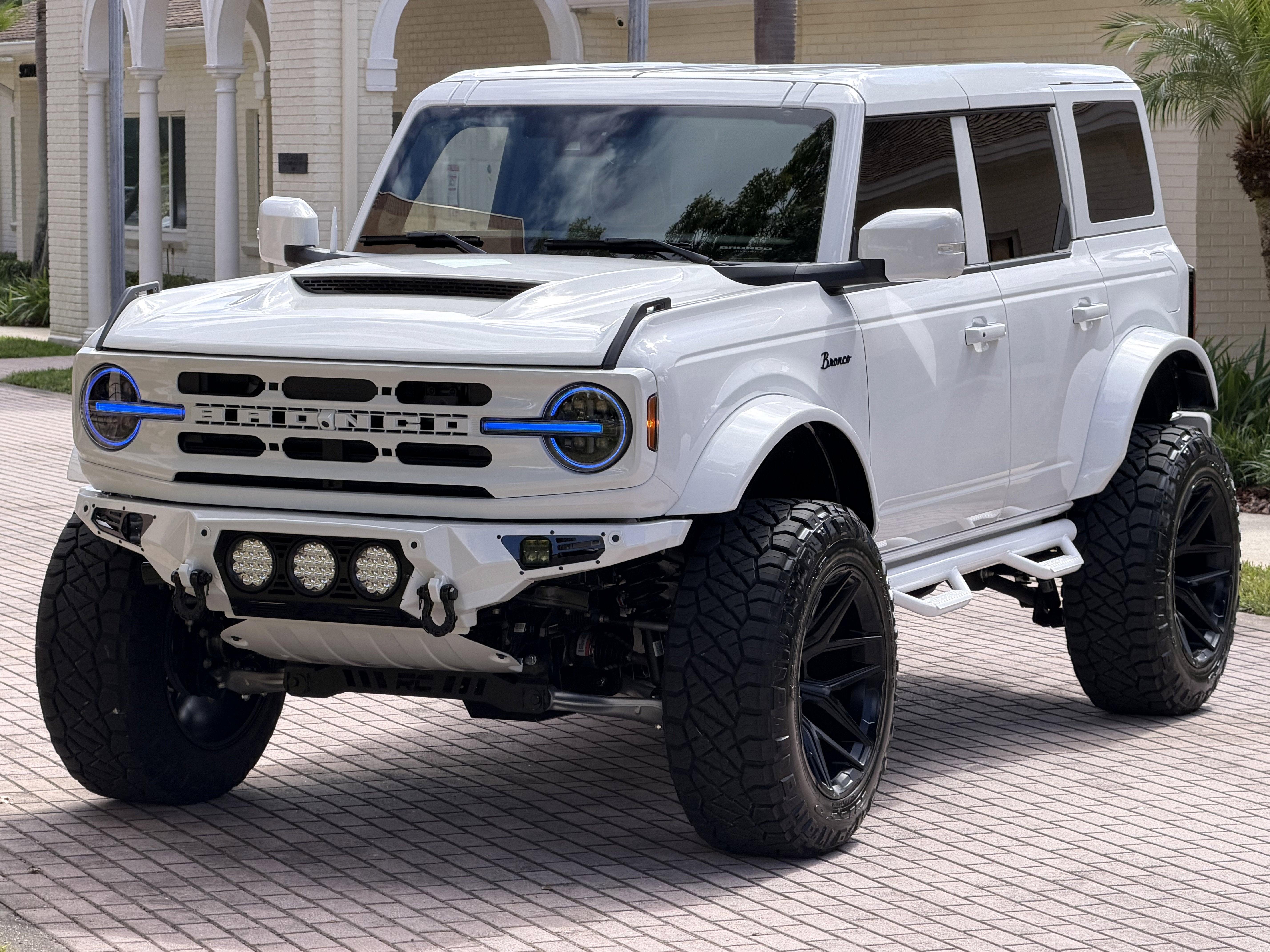 2025 Ford Bronco Outer Banks V6 Luxury Package Hard Top Custom Lifted