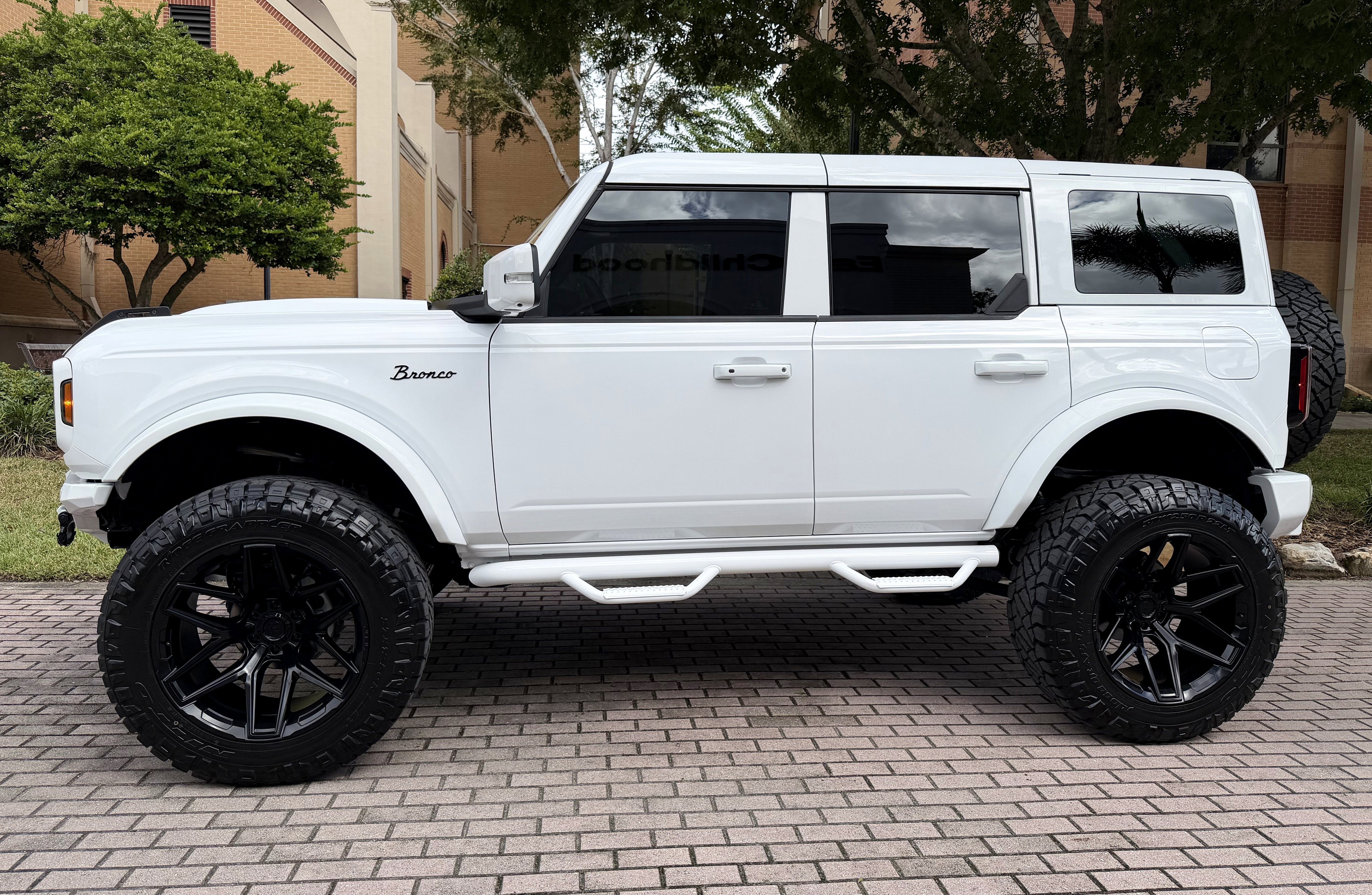 2025 Ford Bronco Outer Banks V6 Luxury Package Hard Top Custom Lifted